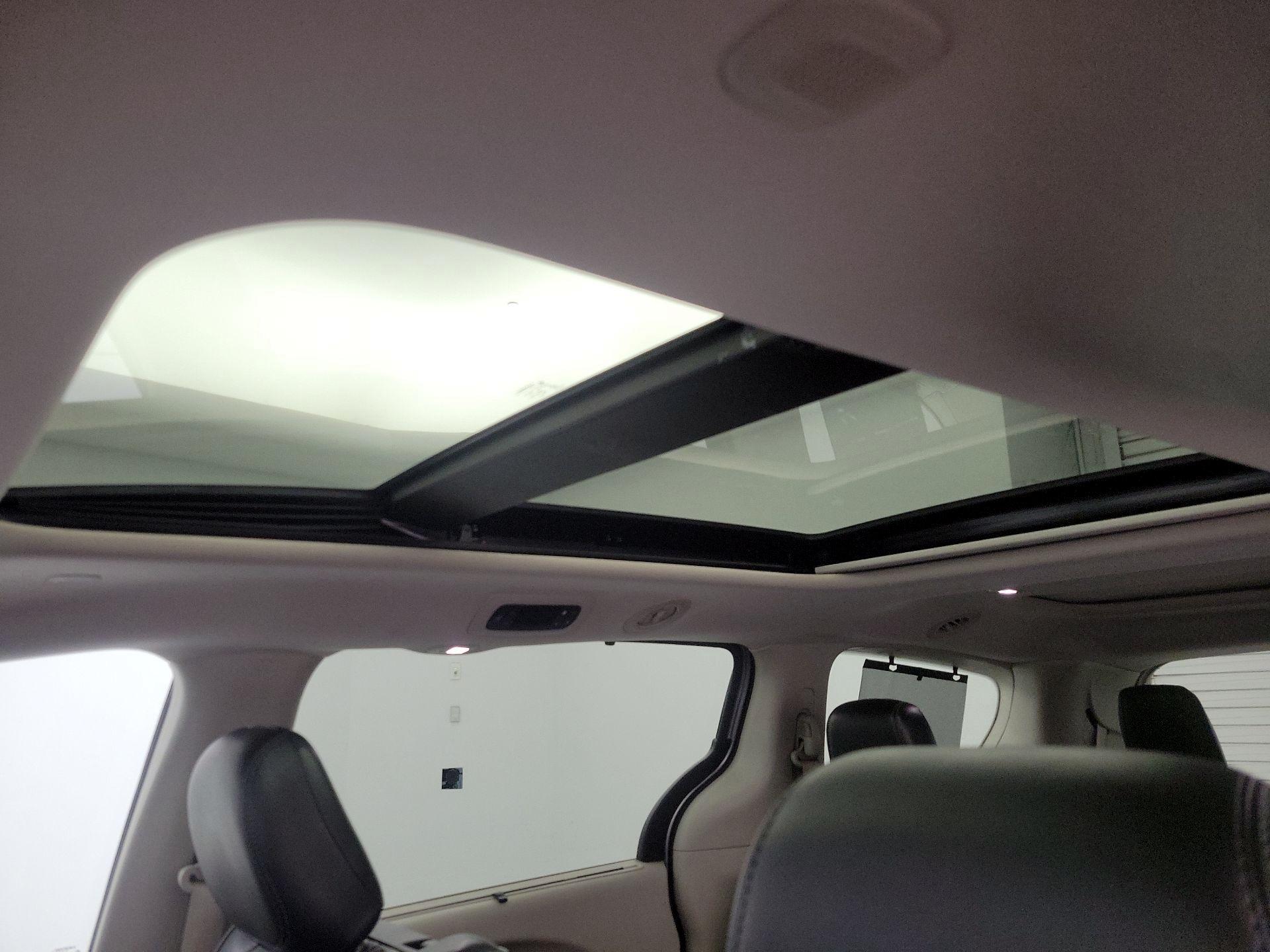 Thumbnail: 2017 Chrysler Pacifica - 19