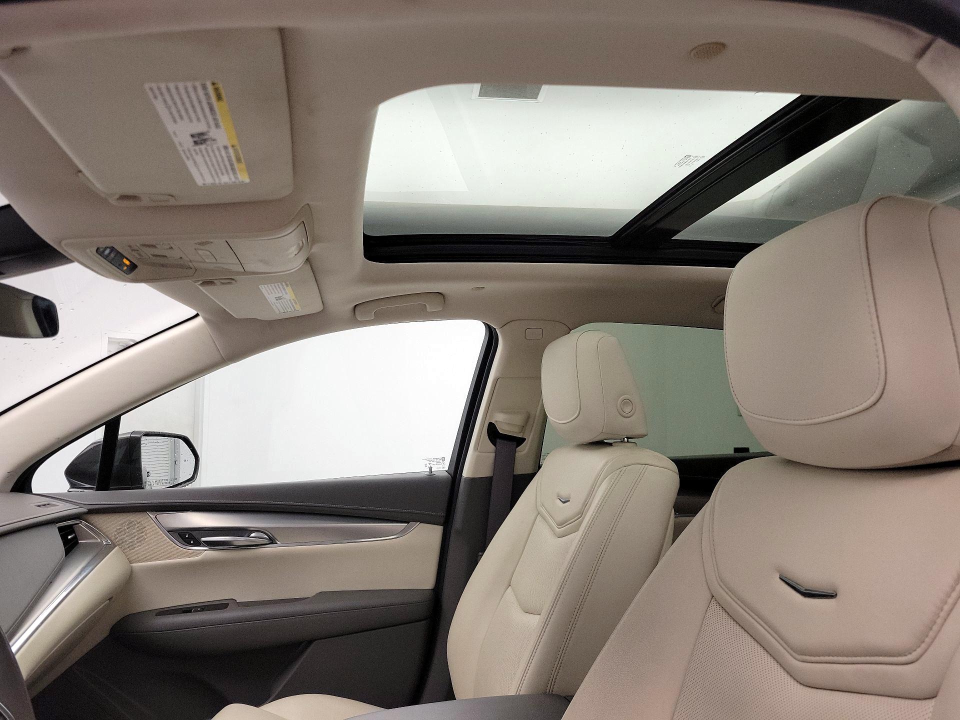 Thumbnail: 2019 Cadillac XT5 - 19