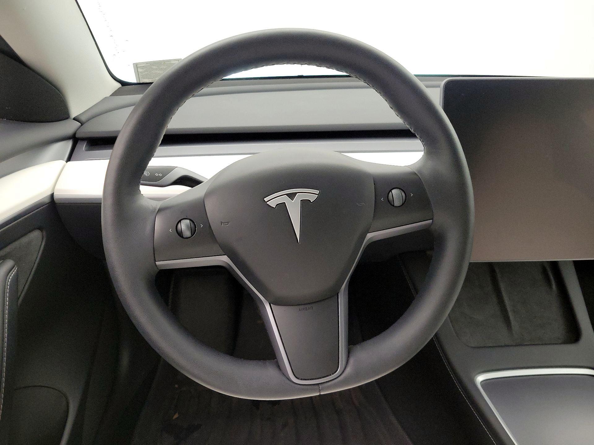 Thumbnail: 2023 Tesla Model 3 - 10