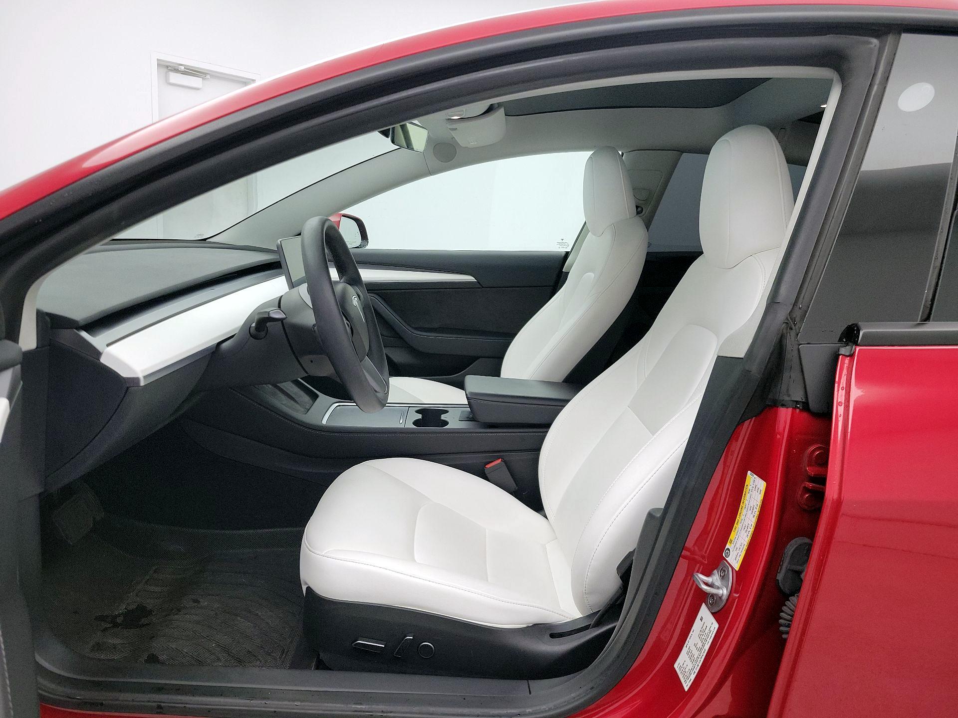 Thumbnail: 2023 Tesla Model 3 - 11