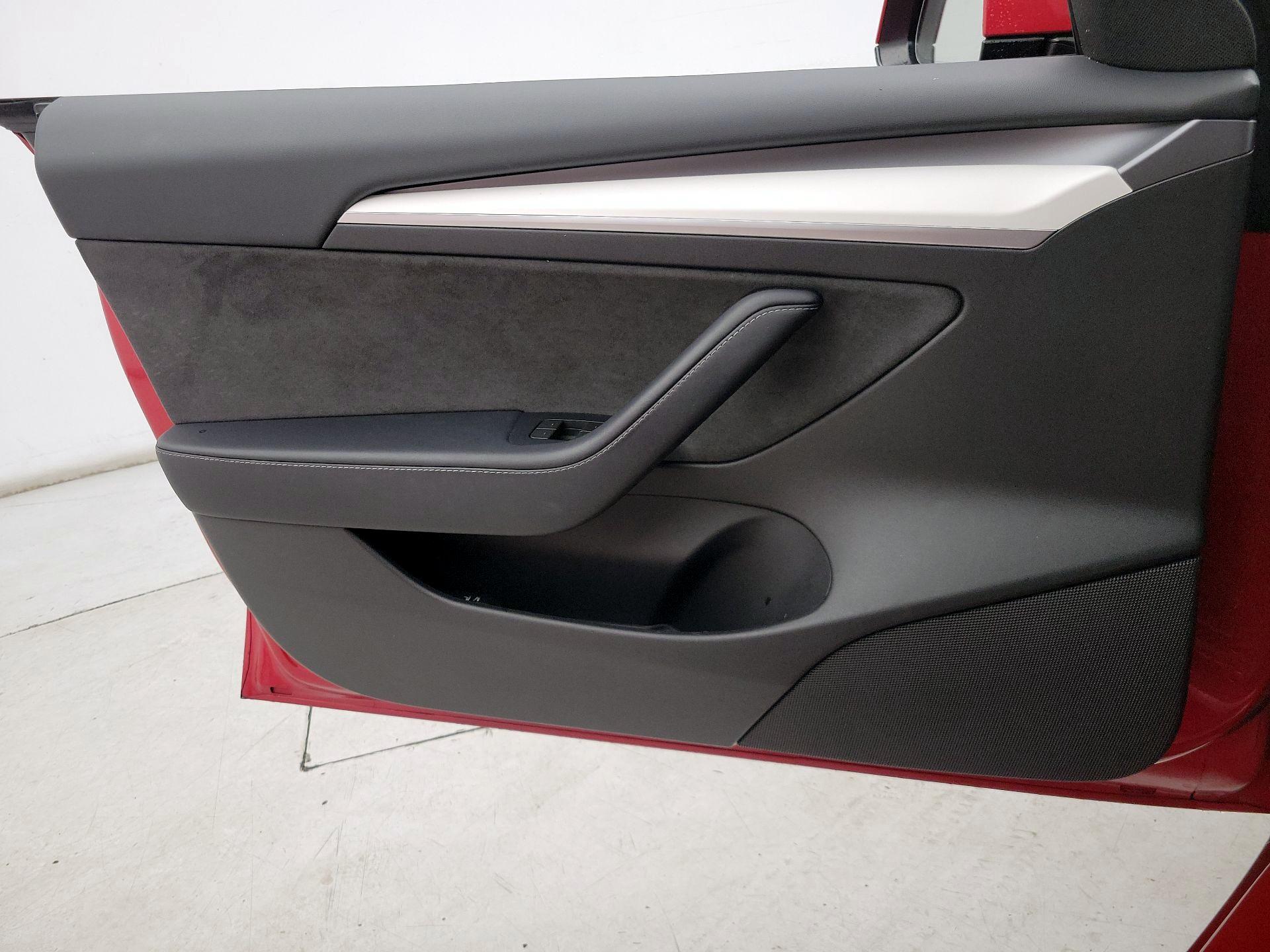 Thumbnail: 2023 Tesla Model 3 - 12