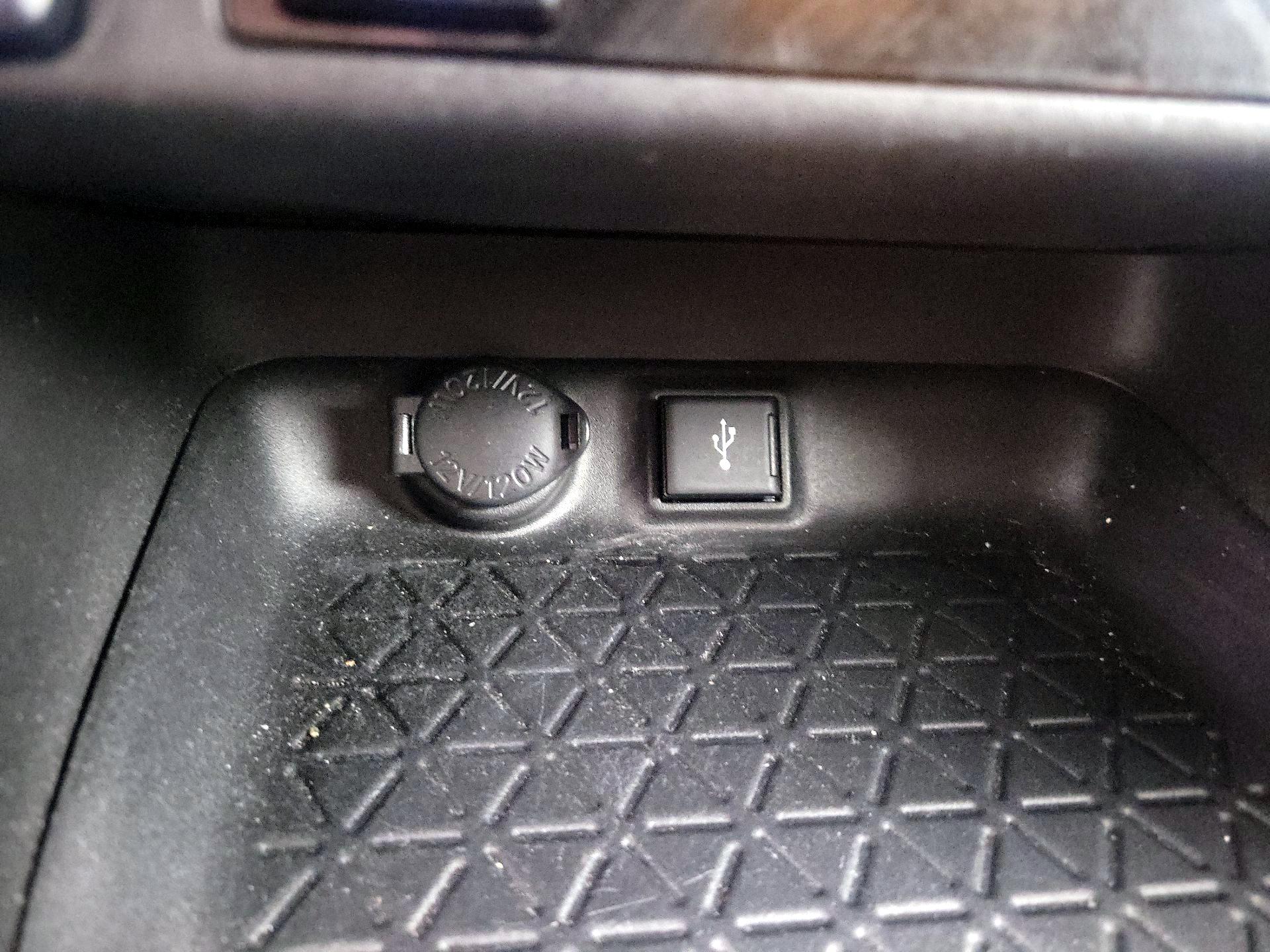 Thumbnail: 2021 Toyota RAV4 - 18