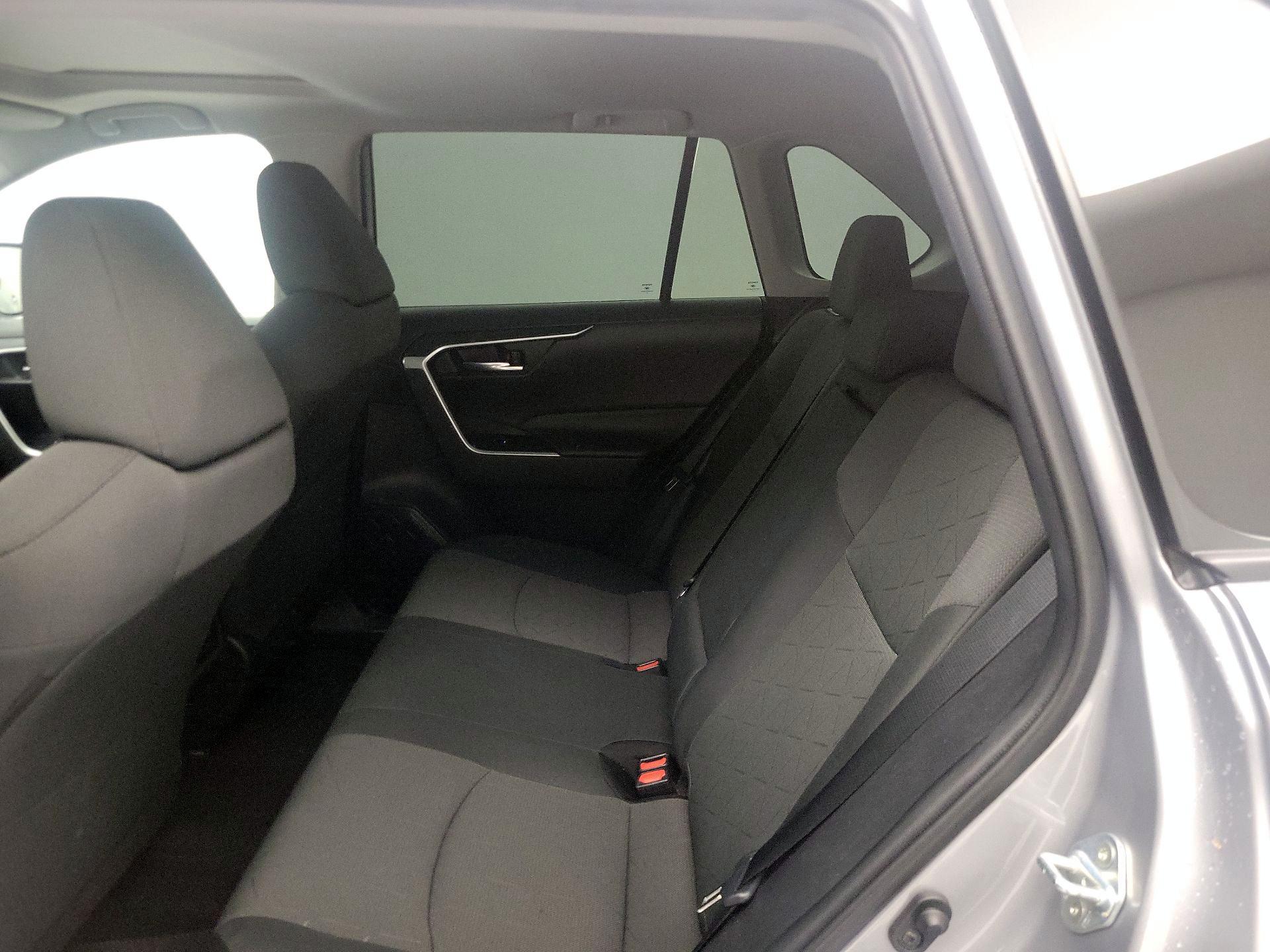 Thumbnail: 2021 Toyota RAV4 - 20