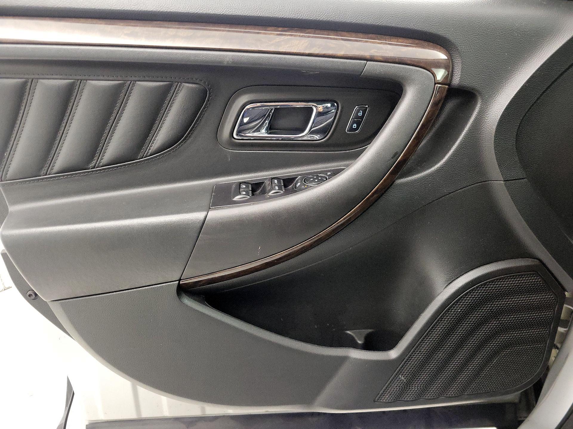 Thumbnail: 2017 Ford Taurus - 12