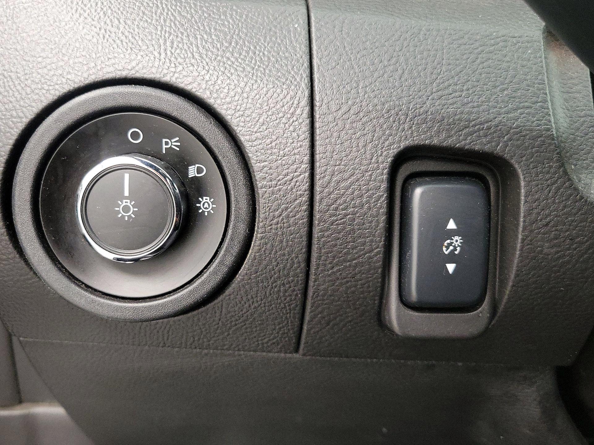 Thumbnail: 2017 Ford Taurus - 13