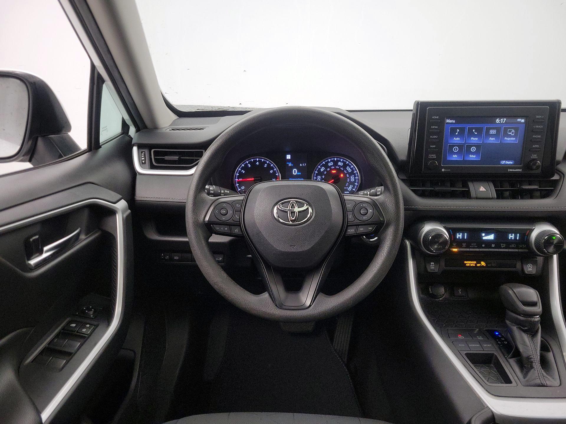 Thumbnail: 2021 Toyota RAV4 - 10