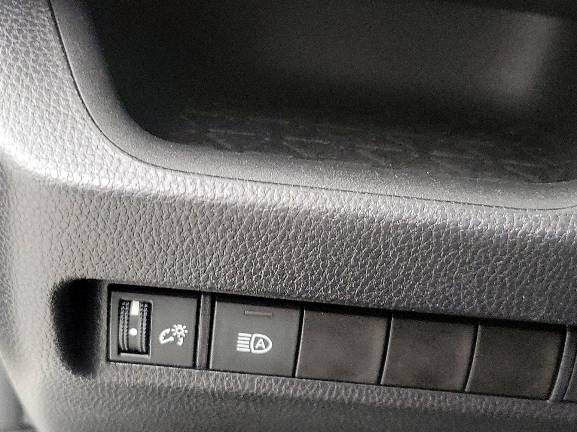 Thumbnail: 2021 Toyota RAV4 - 13