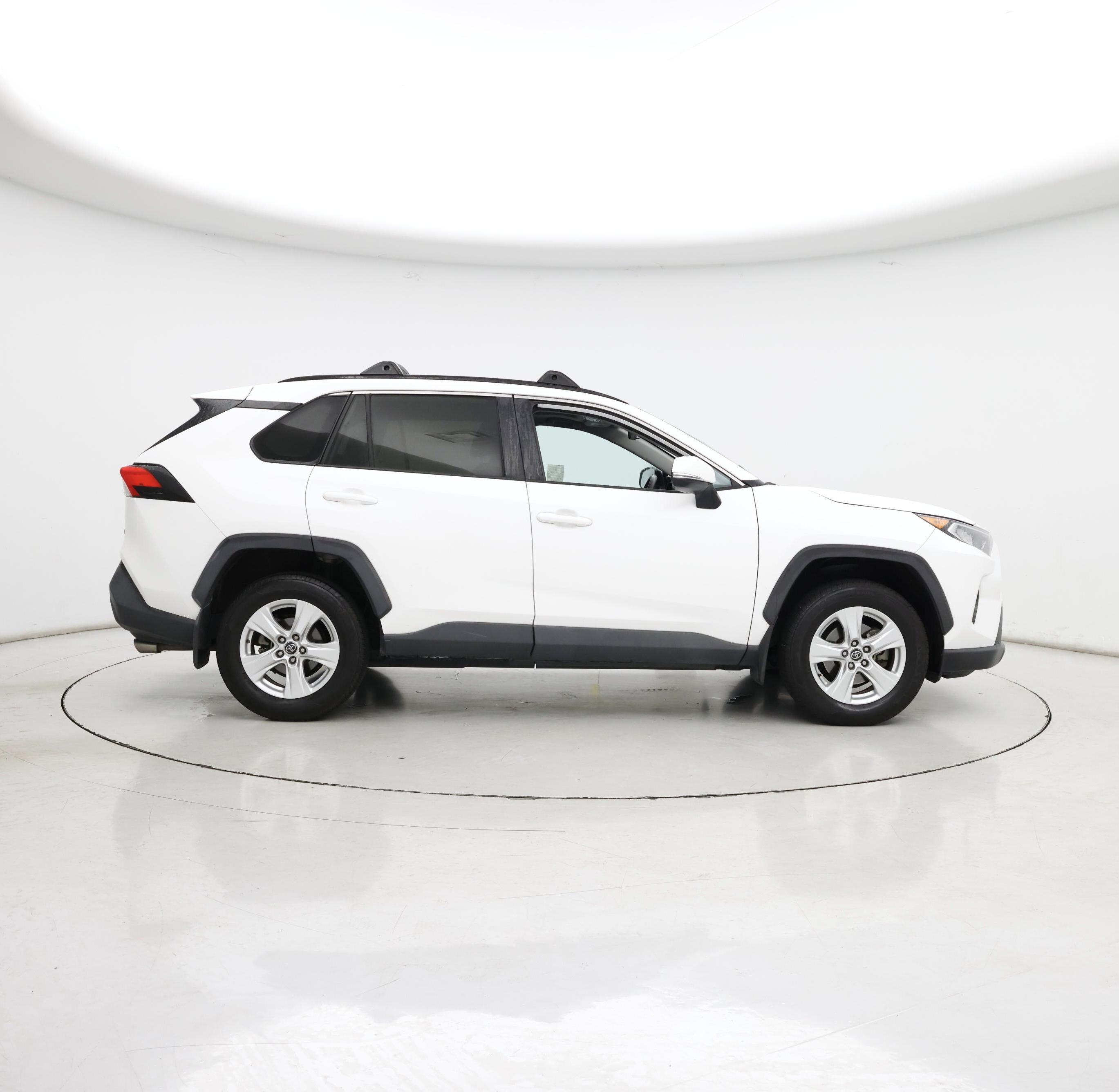 Thumbnail: 2021 Toyota RAV4 - 7