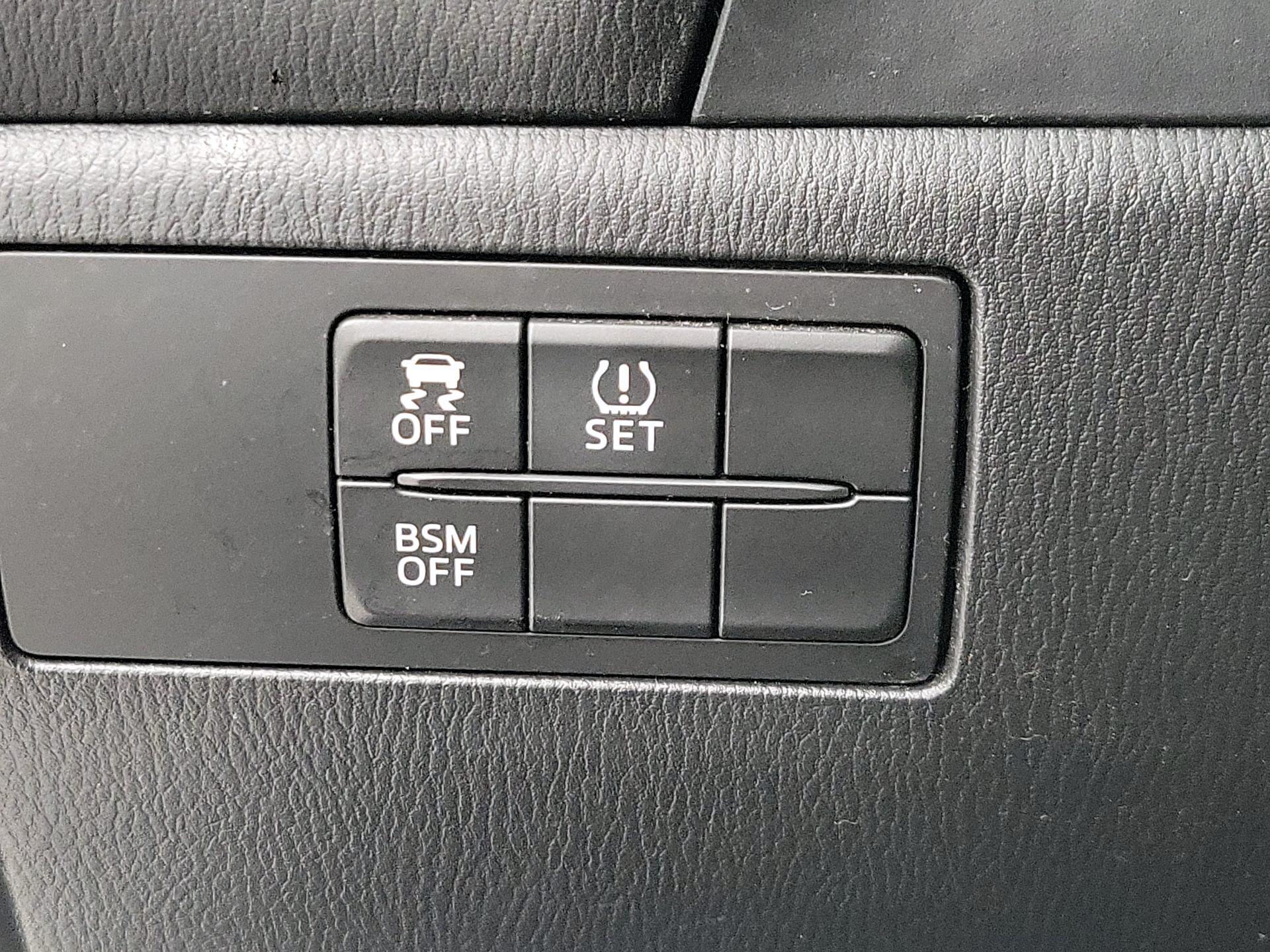 Thumbnail: 2014 Mazda Mazda3 - 13