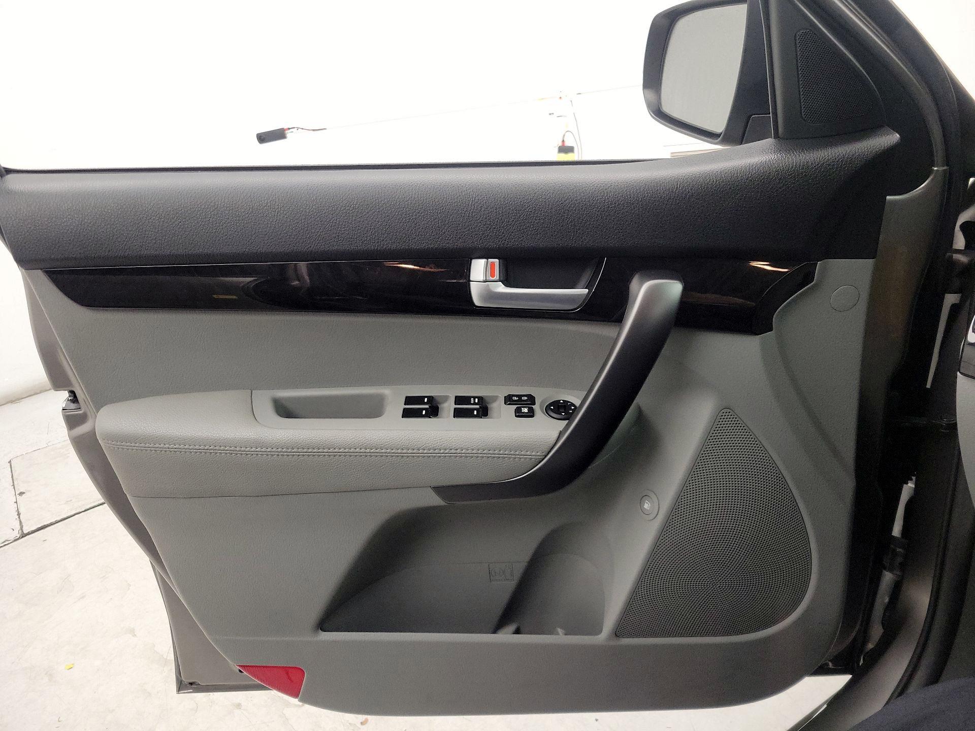 Thumbnail: 2014 Kia Sorento - 12