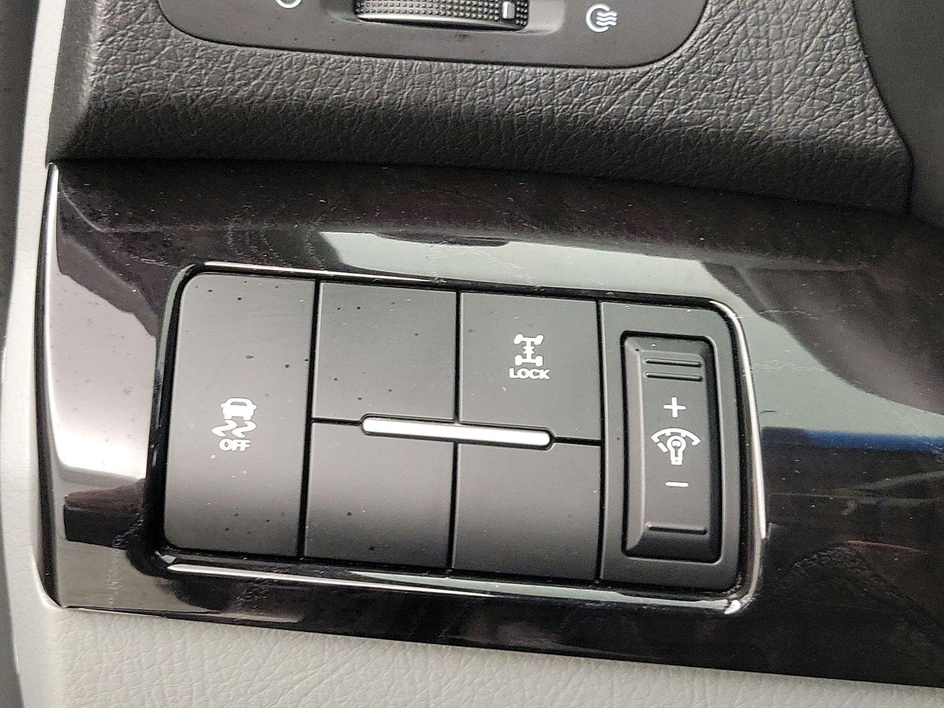 Thumbnail: 2014 Kia Sorento - 13