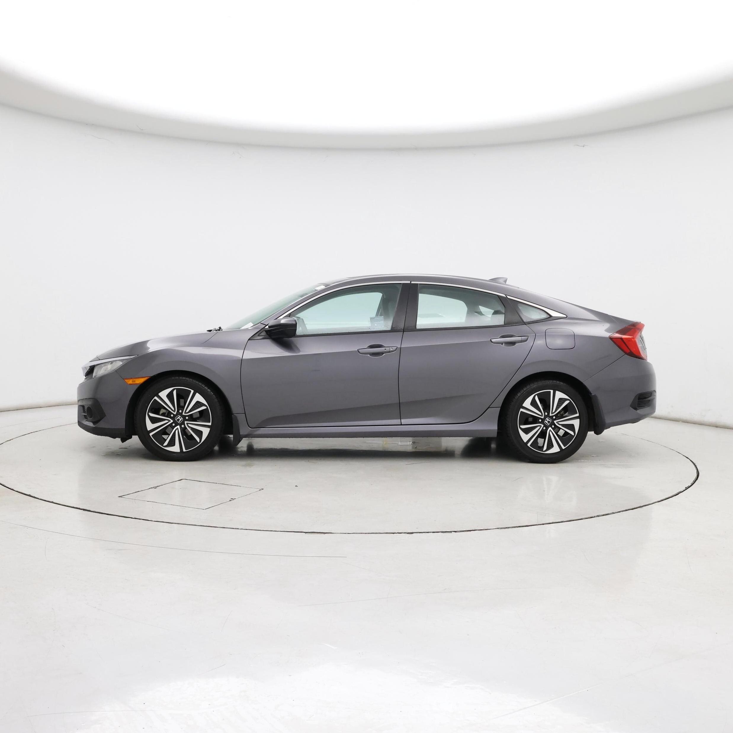 Thumbnail: 2016 Honda Civic - 3