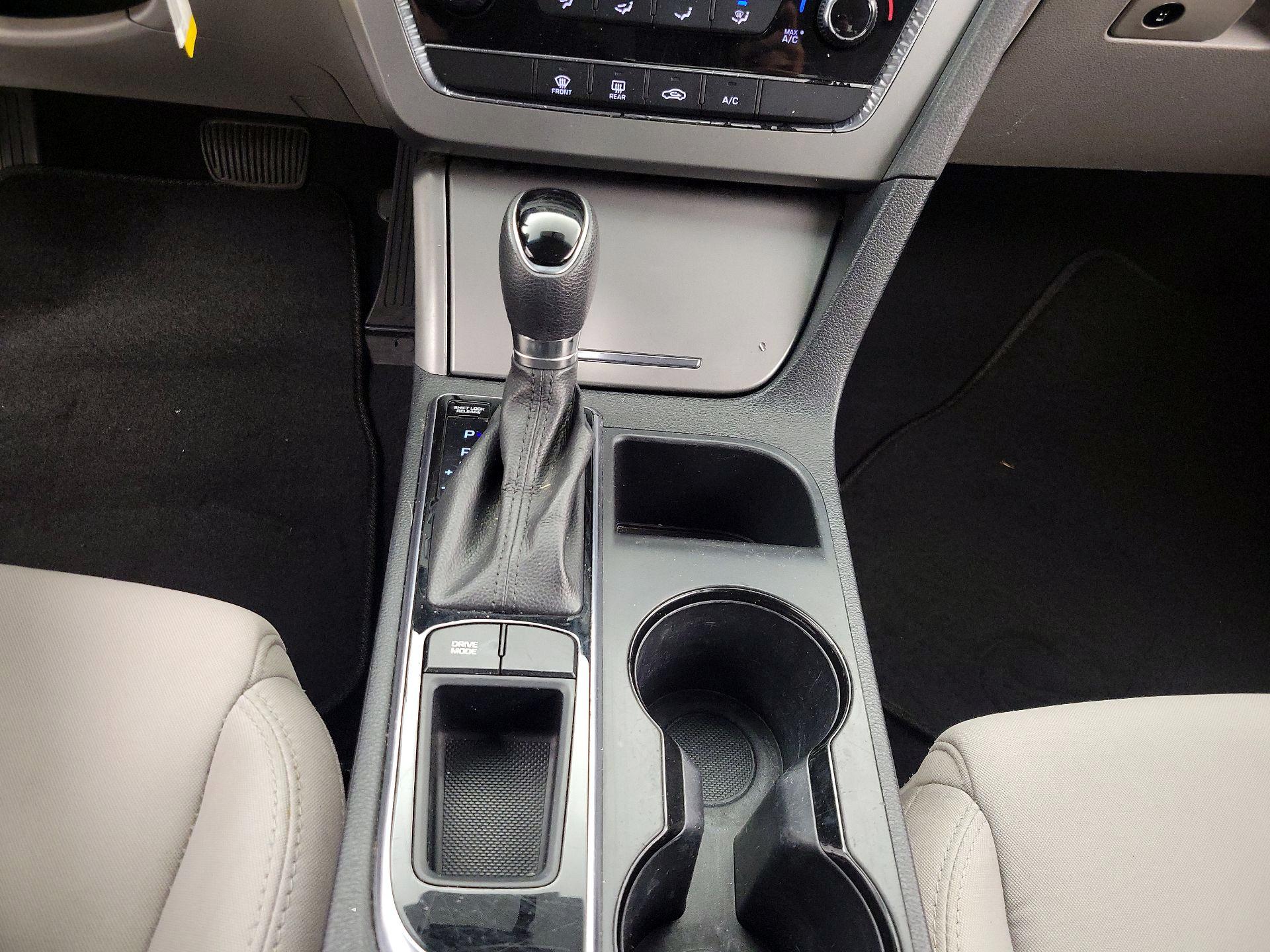 Thumbnail: 2017 Hyundai Sonata - 16