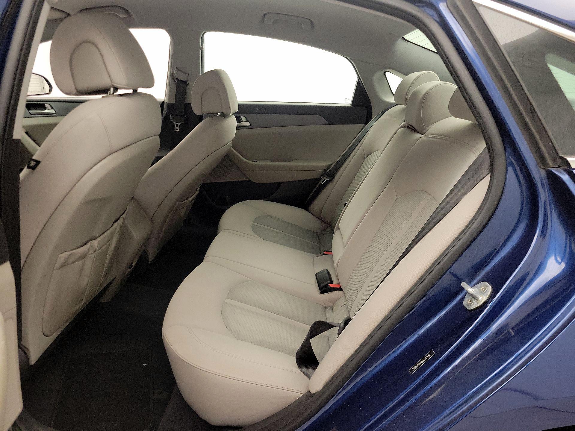 Thumbnail: 2017 Hyundai Sonata - 18