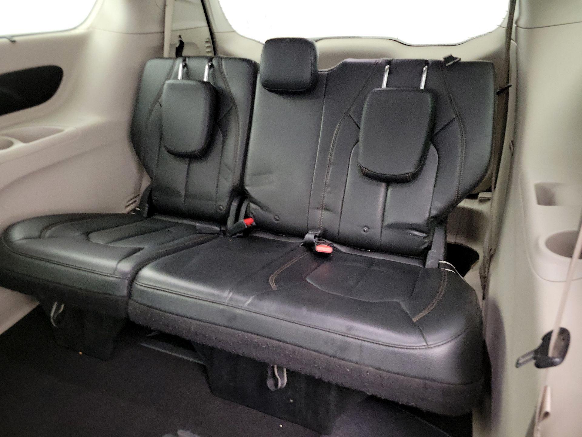 Thumbnail: 2017 Chrysler Pacifica - 20