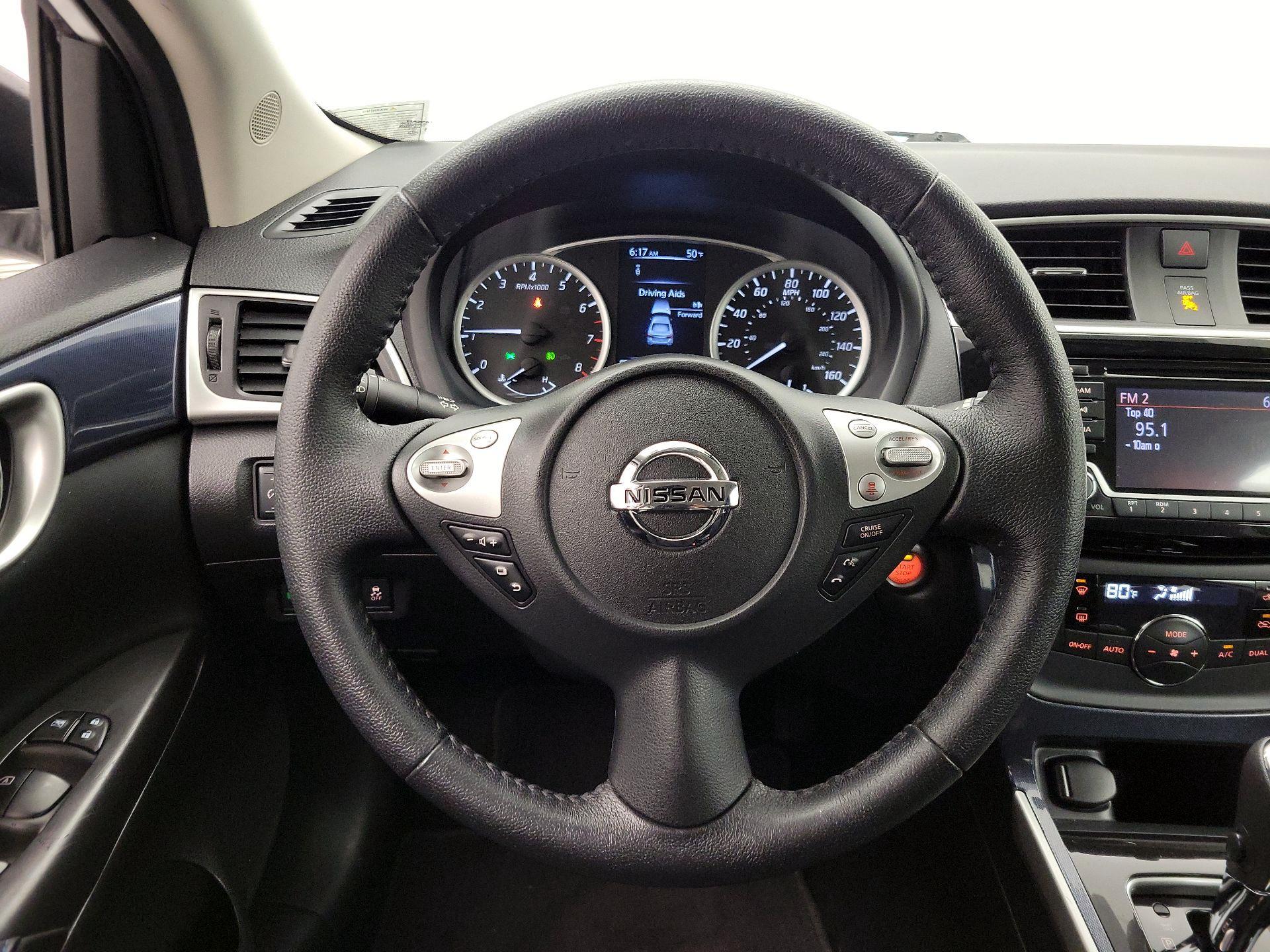 Thumbnail: 2018 Nissan Sentra - 10