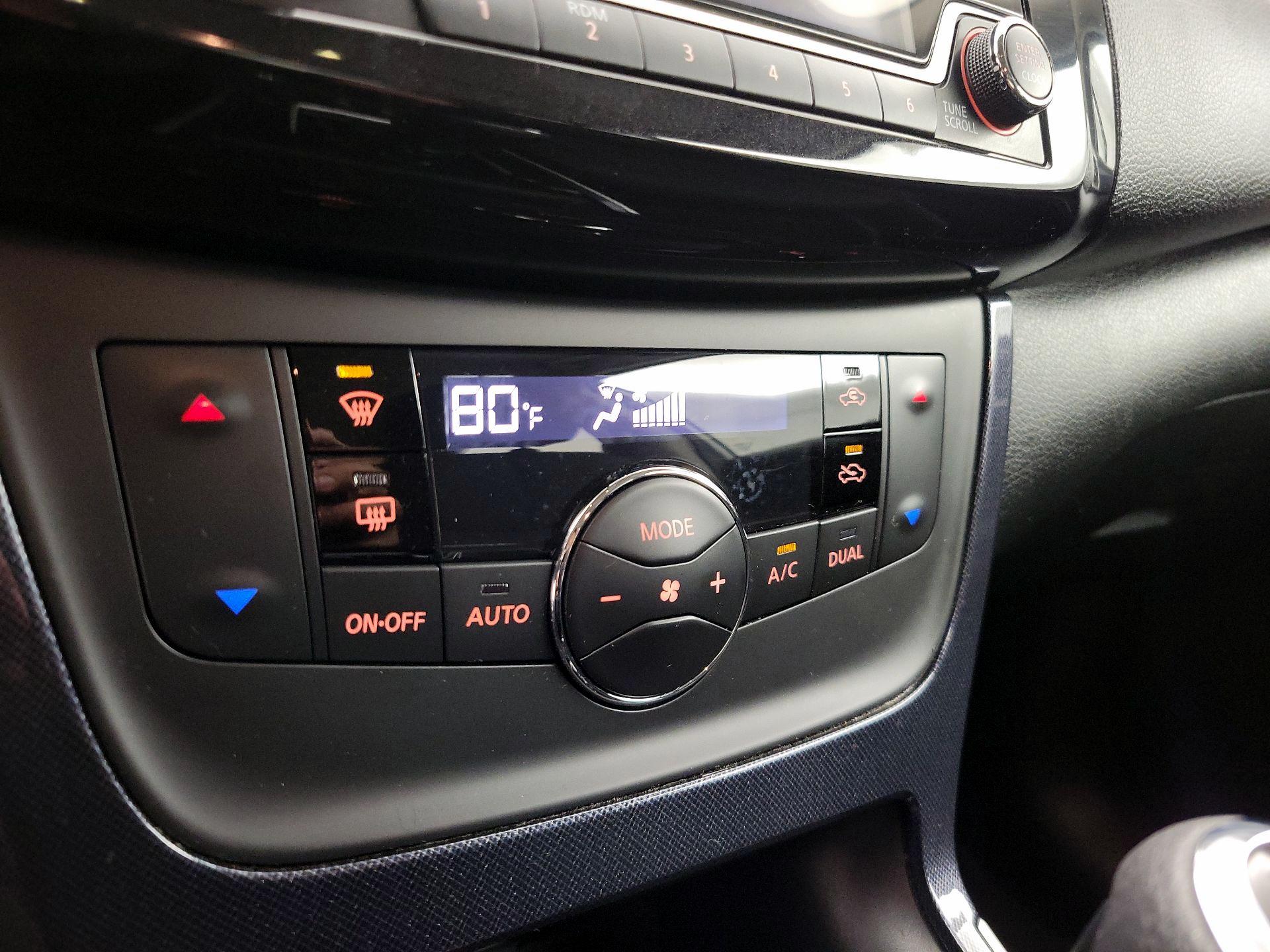 Thumbnail: 2018 Nissan Sentra - 16