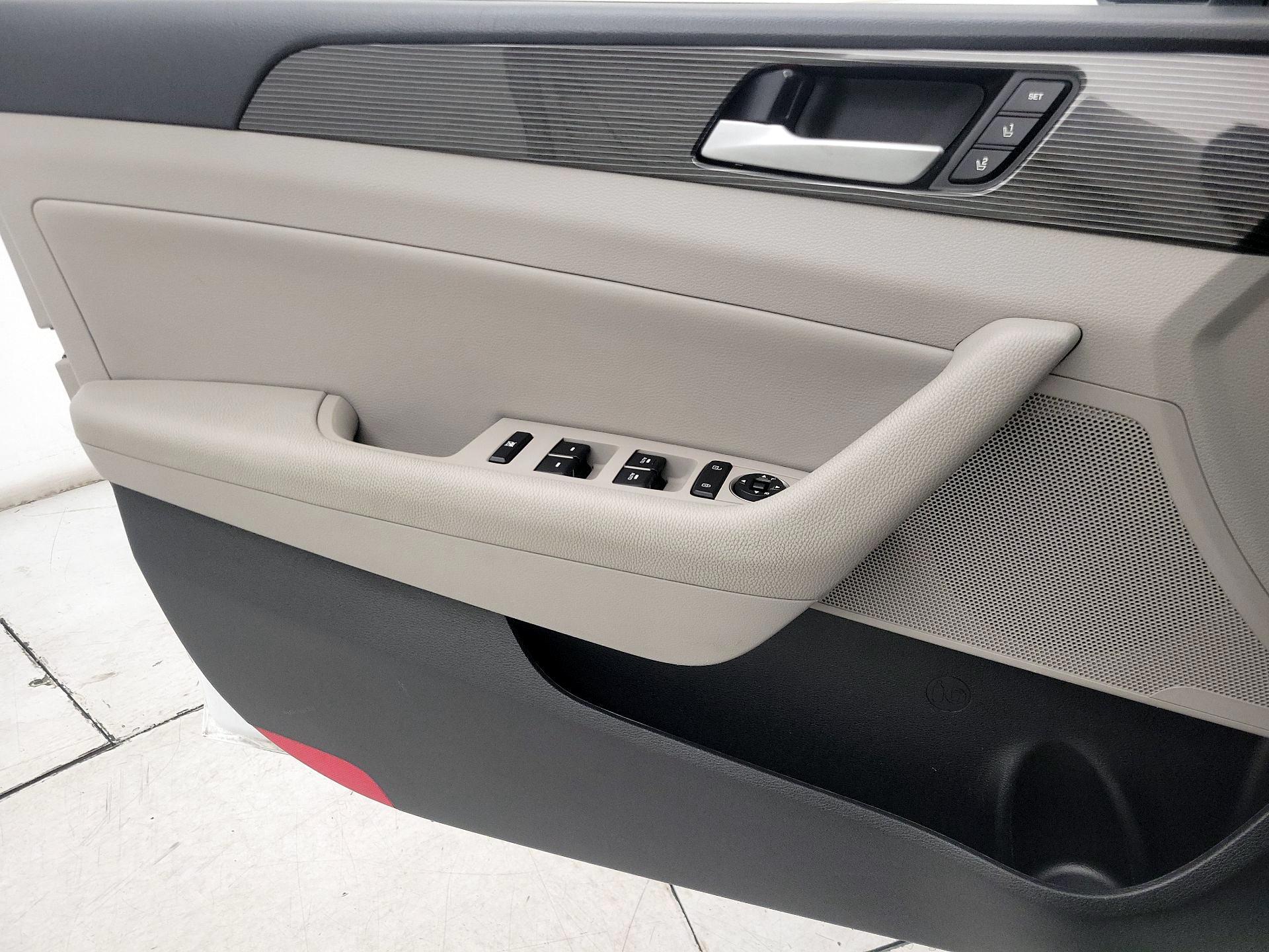 Thumbnail: 2019 Hyundai Sonata - 12