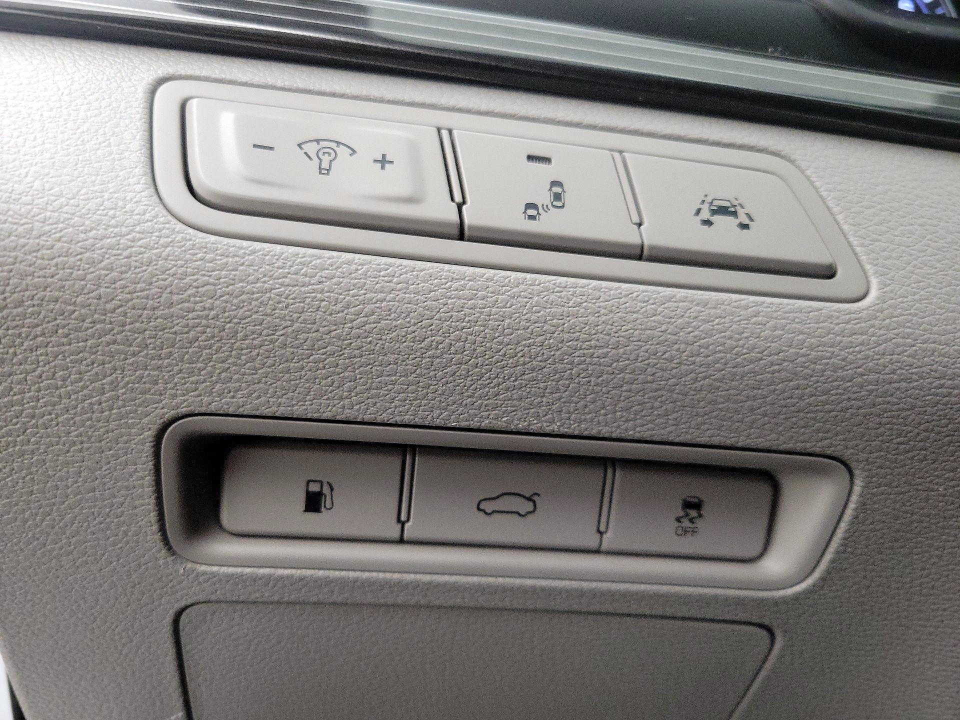 Thumbnail: 2019 Hyundai Sonata - 13