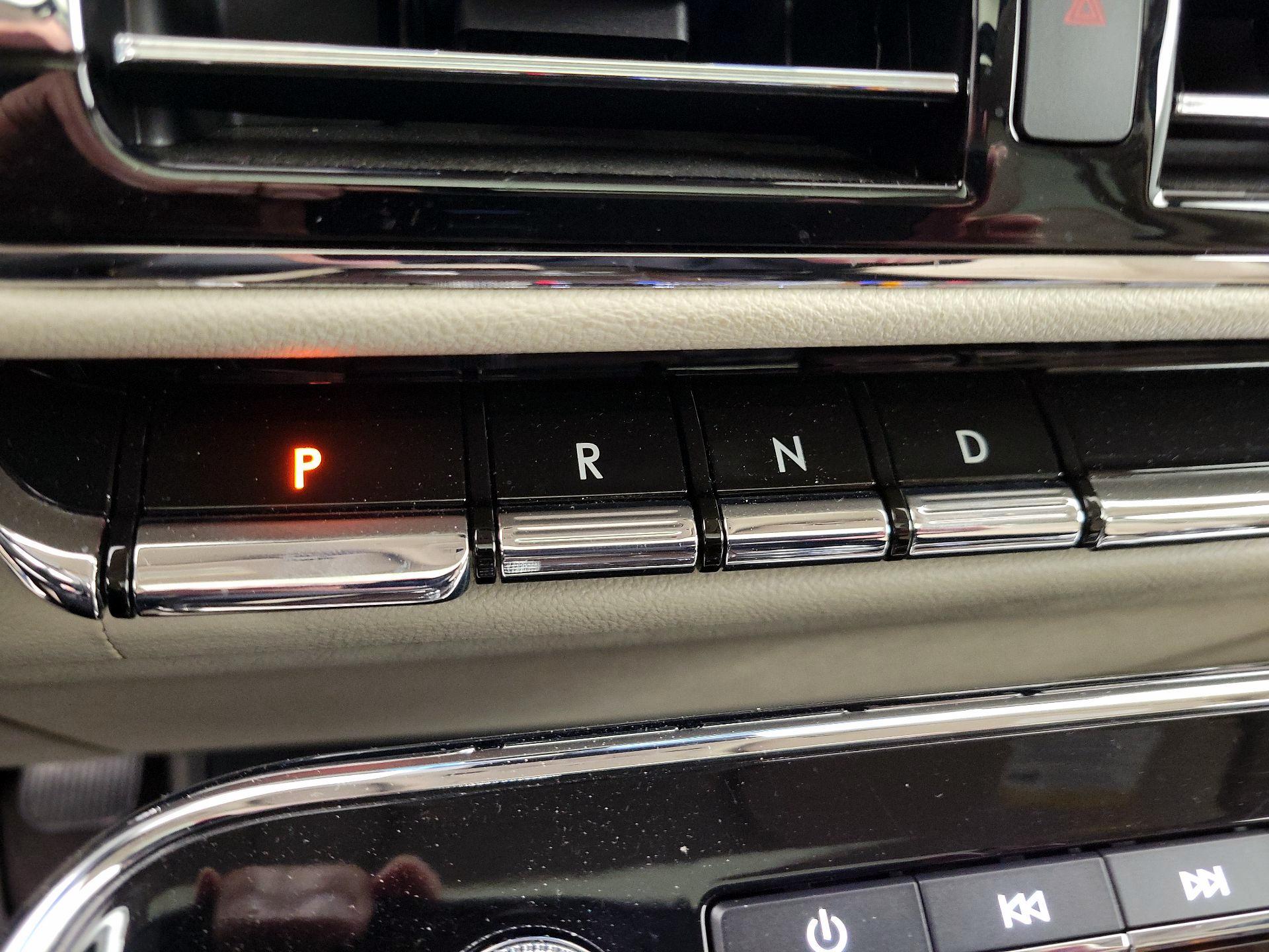 Thumbnail: 2019 Lincoln Navigator - 18