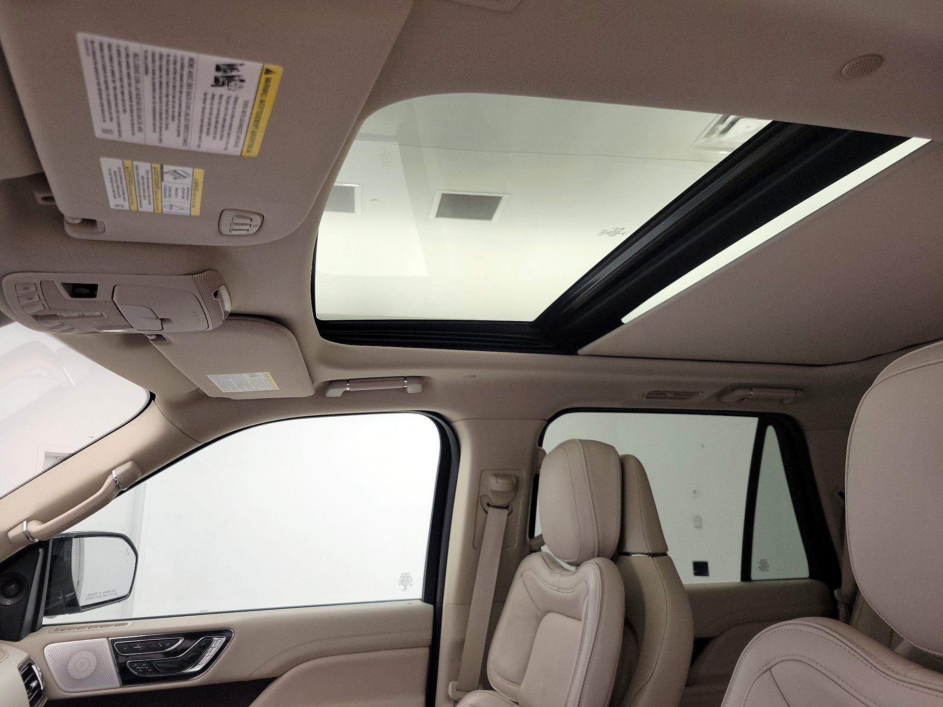 Thumbnail: 2019 Lincoln Navigator - 20