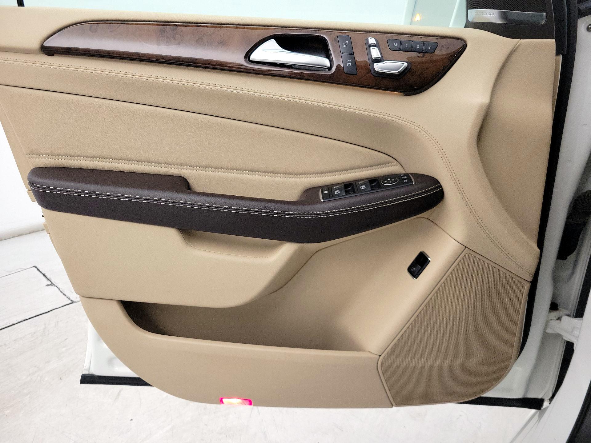 Thumbnail: 2016 Mercedes-Benz GLE - 12