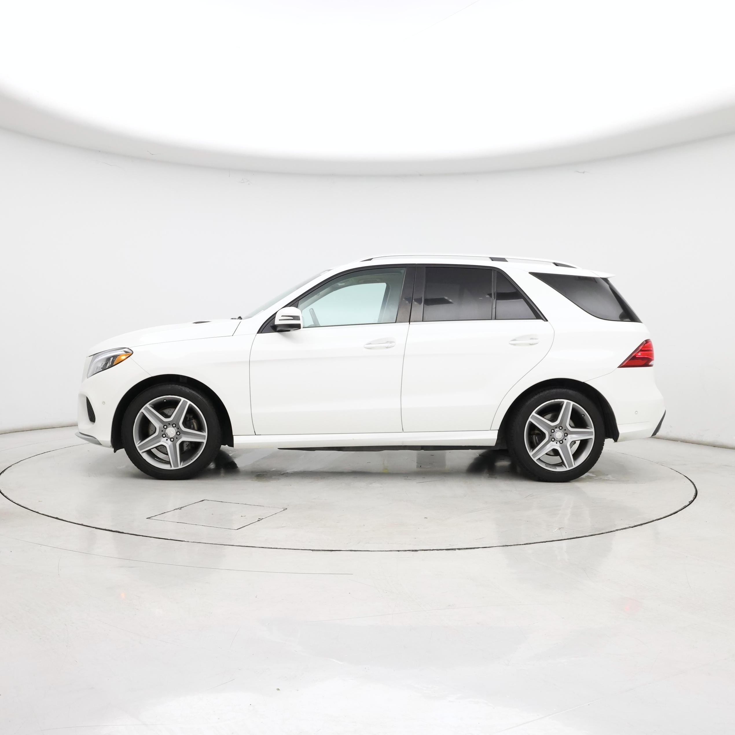 Thumbnail: 2016 Mercedes-Benz GLE - 3