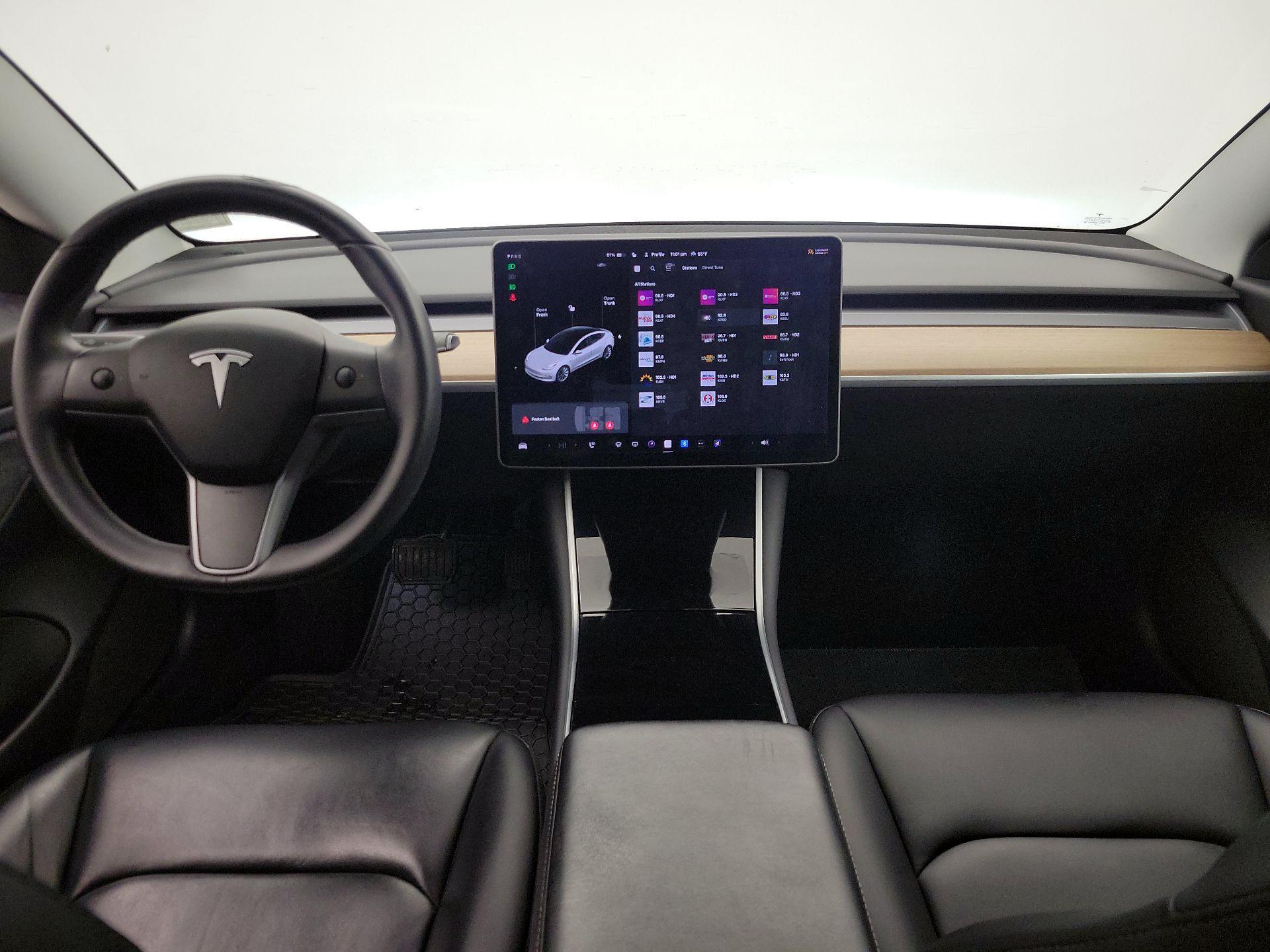 Thumbnail: 2020 Tesla Model 3 - 9