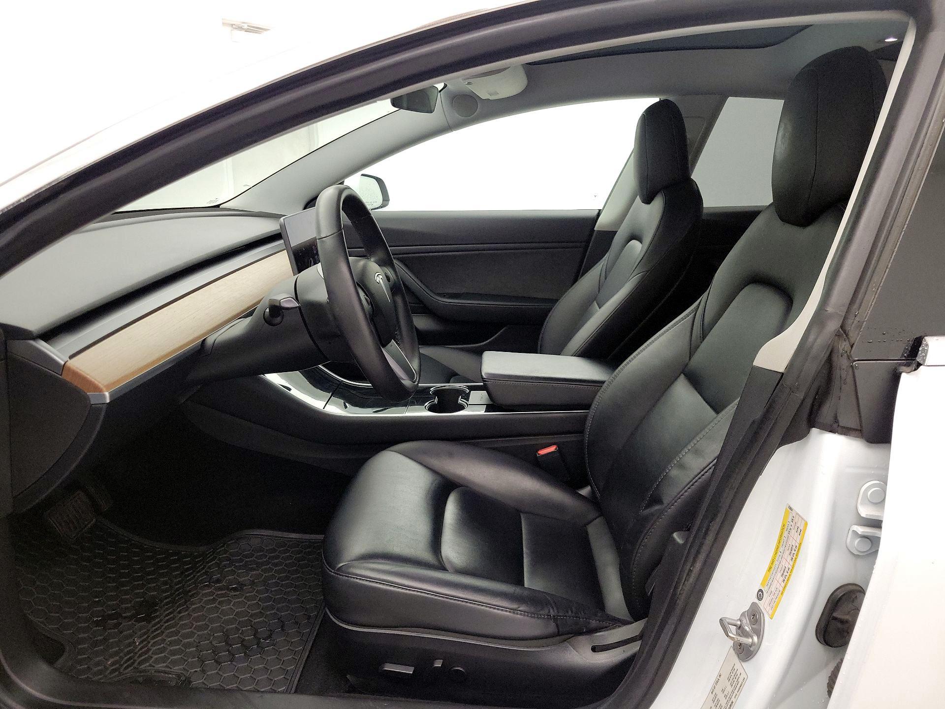 Thumbnail: 2020 Tesla Model 3 - 11