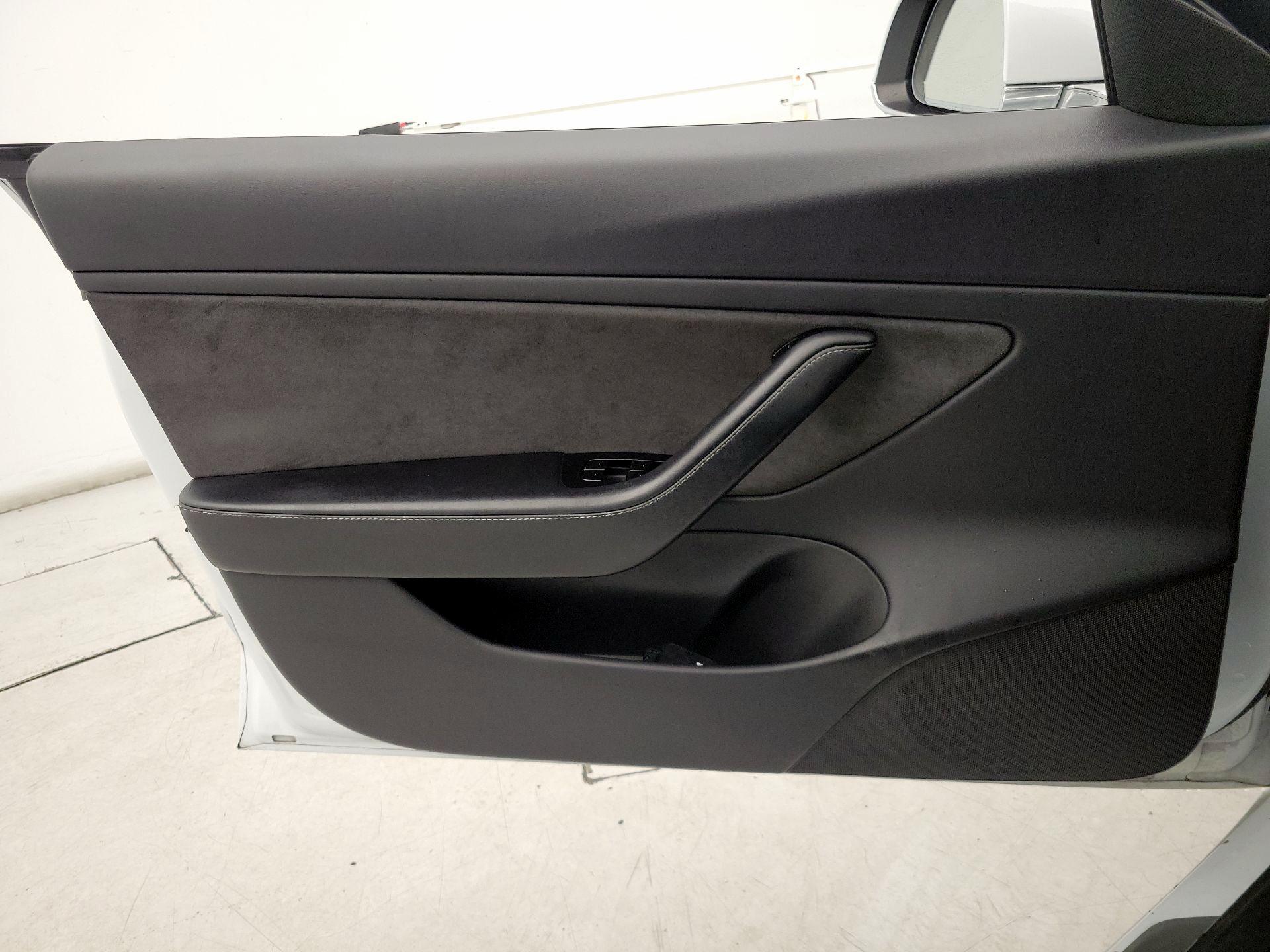 Thumbnail: 2020 Tesla Model 3 - 12