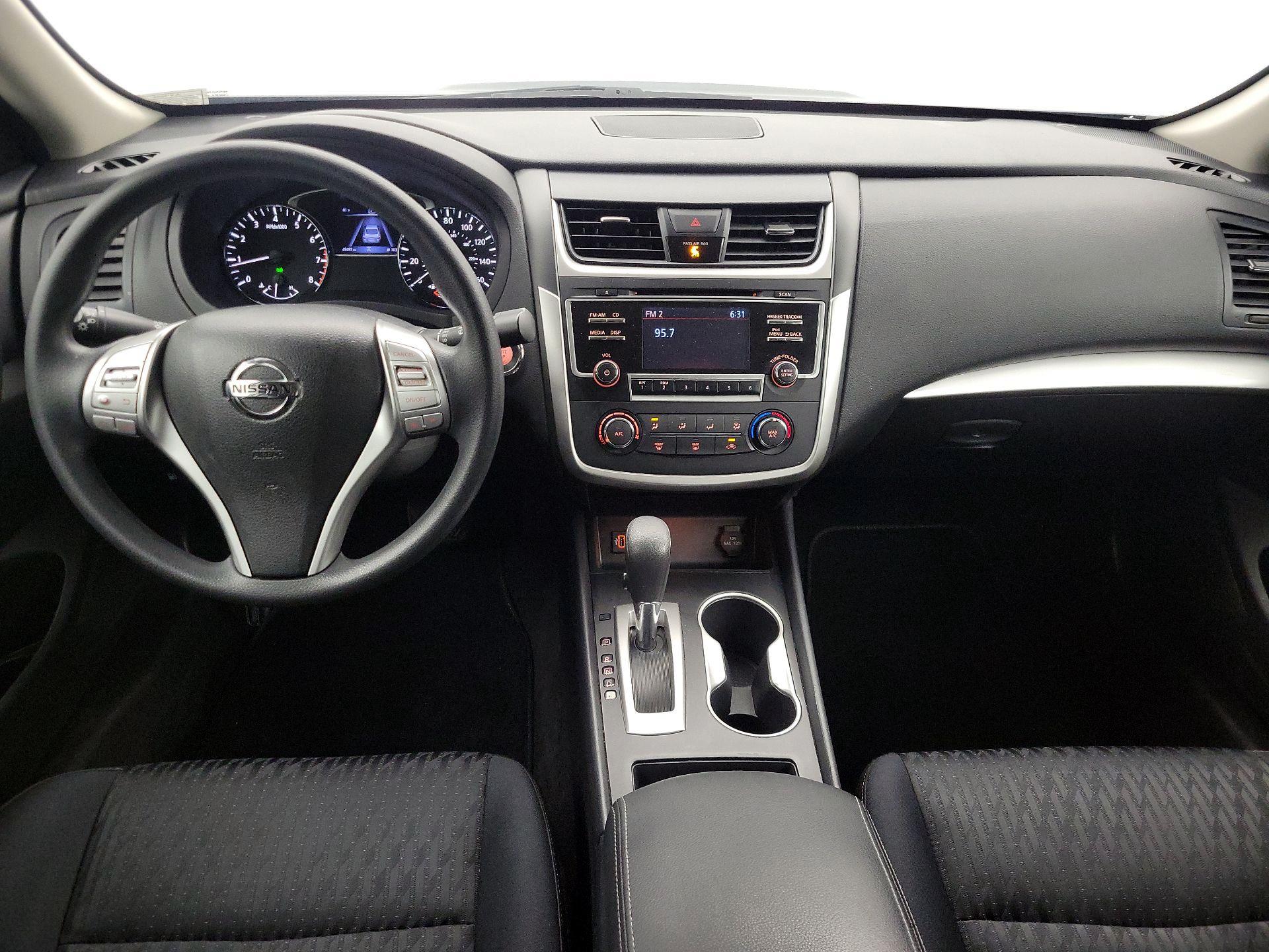 Thumbnail: 2018 Nissan Altima - 9