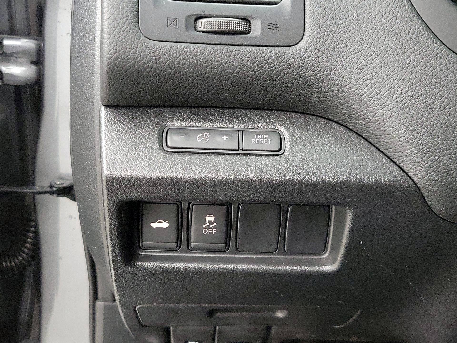 Thumbnail: 2018 Nissan Altima - 13