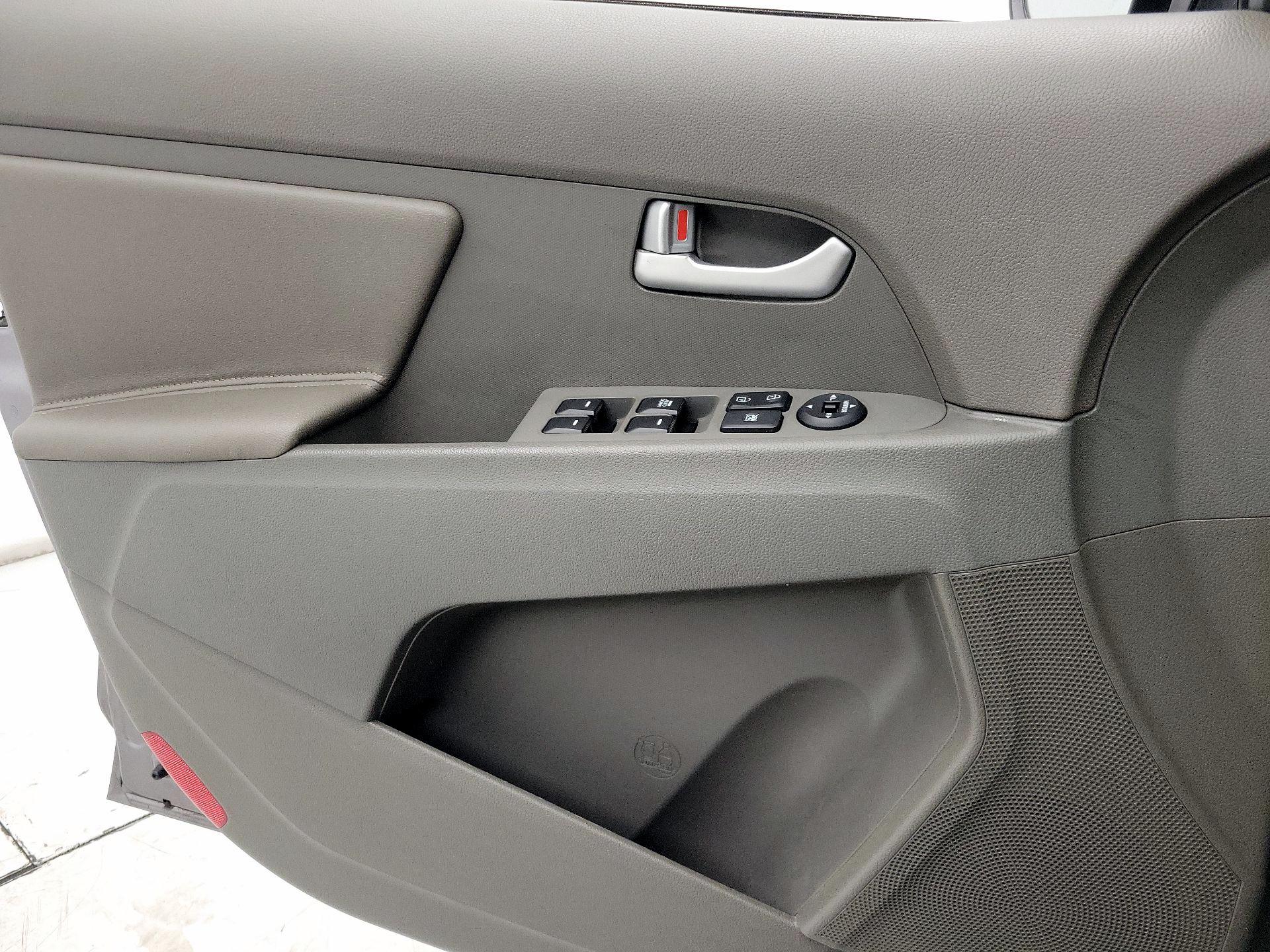 Thumbnail: 2014 Kia Sportage - 12