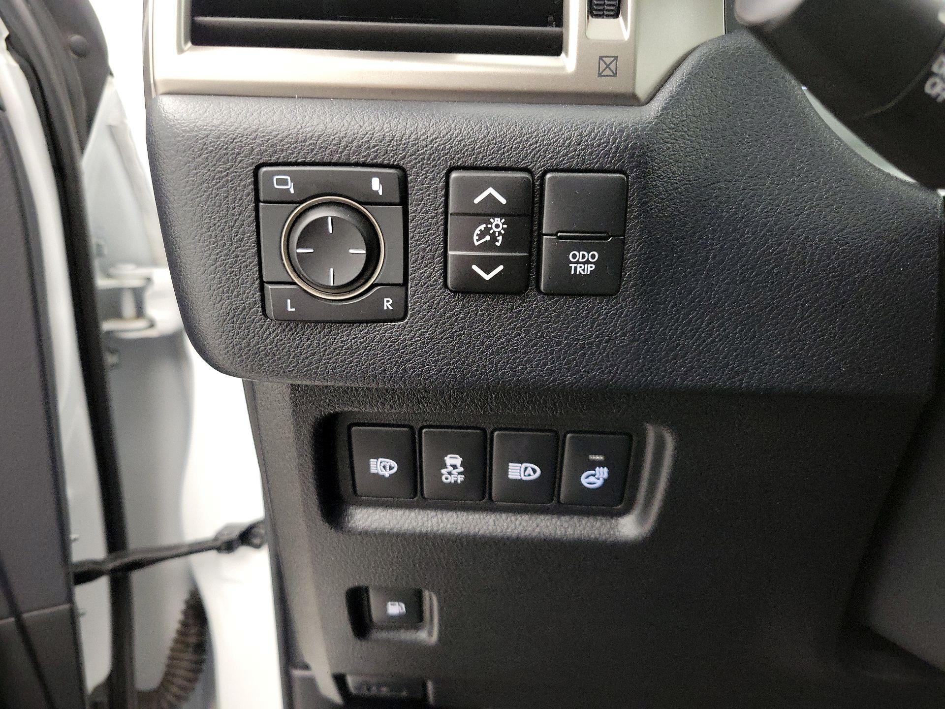 Thumbnail: 2021 Lexus GX - 13