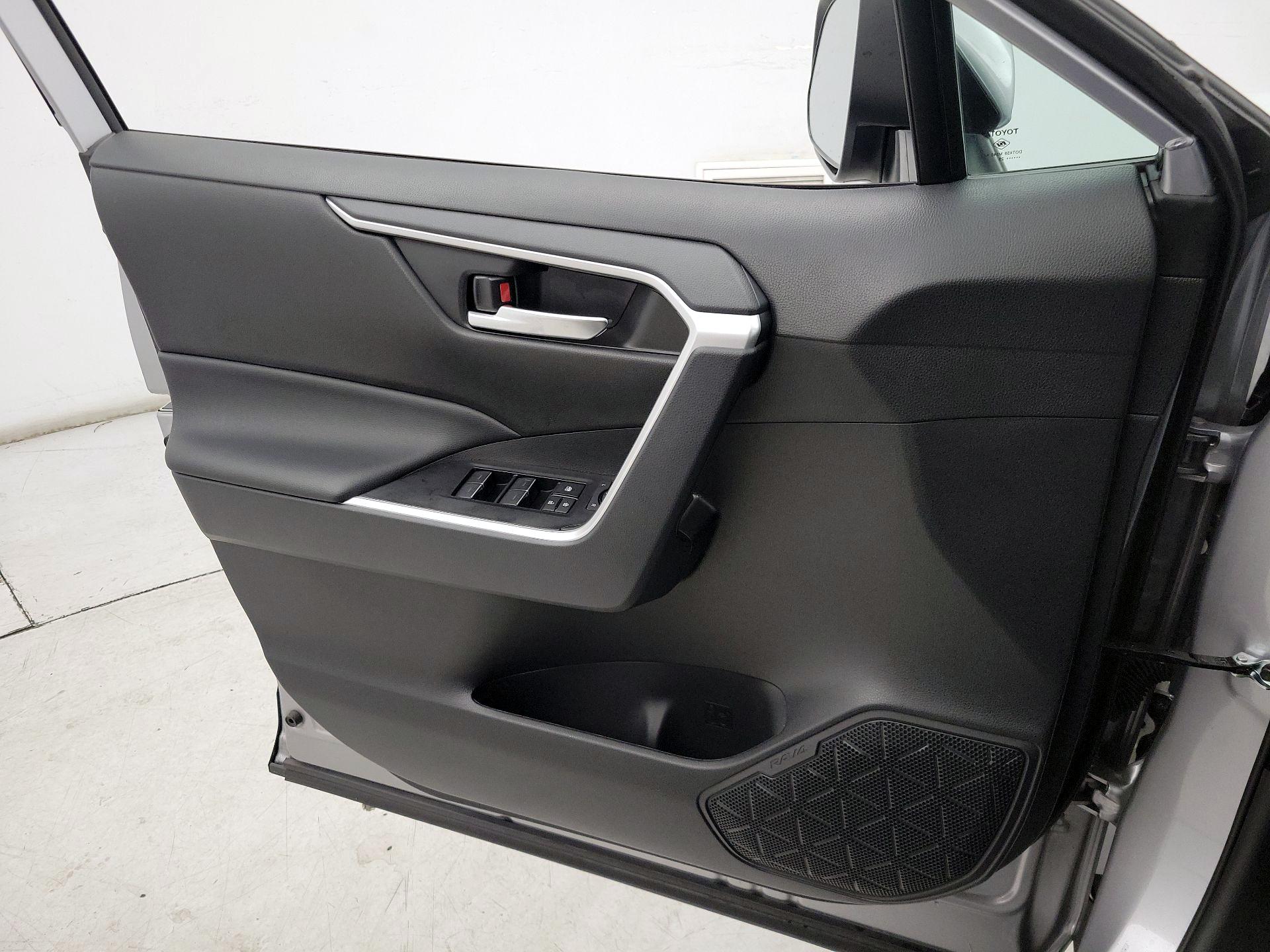 Thumbnail: 2025 Toyota RAV4 - 12