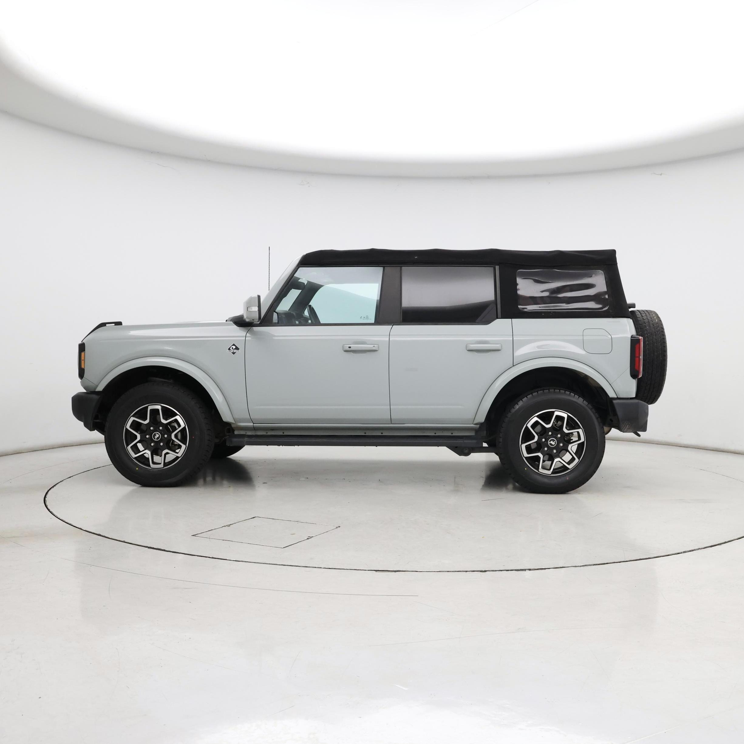 Thumbnail: 2022 Ford Bronco - 3