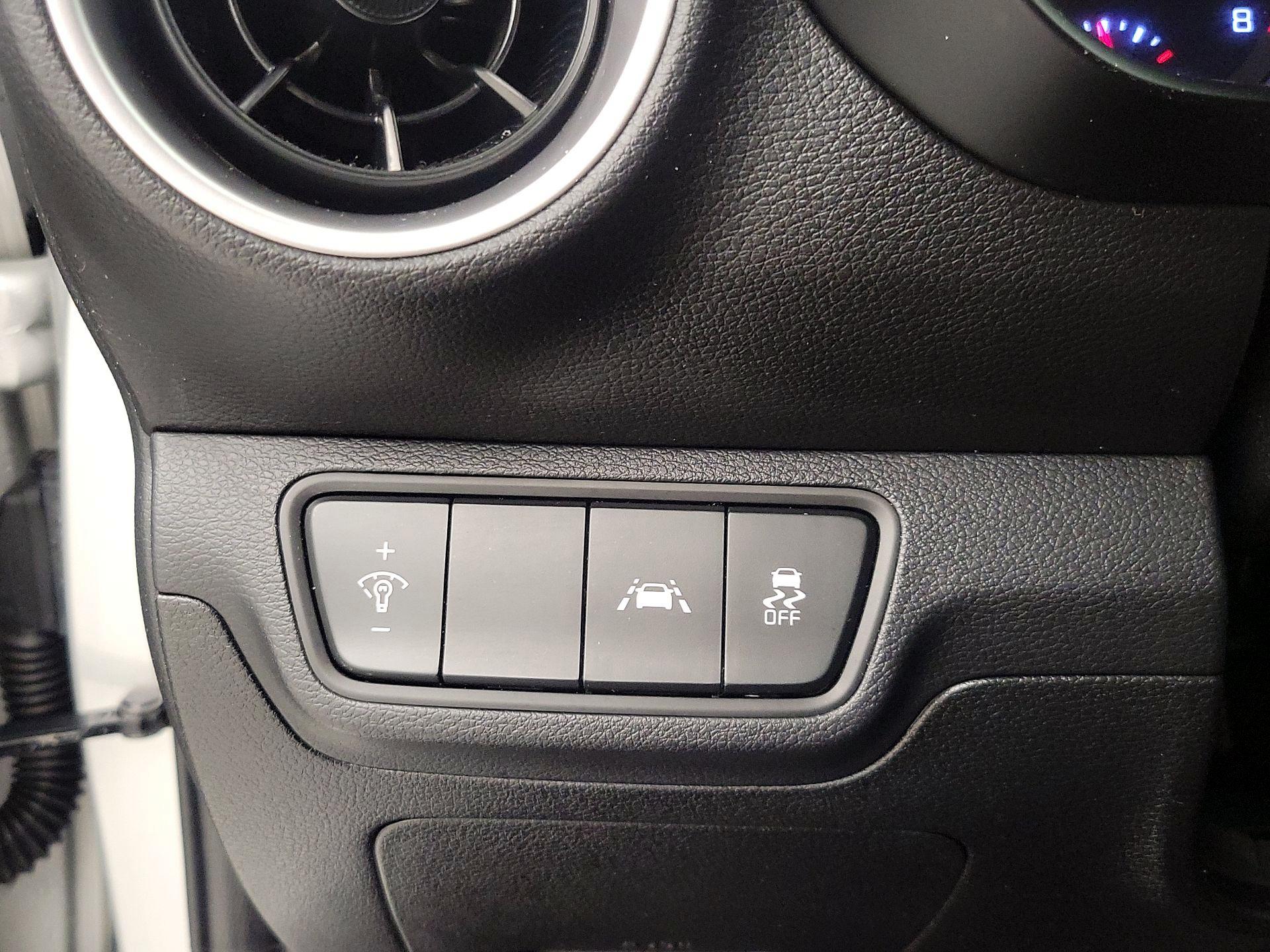 Thumbnail: 2020 Kia Forte - 13