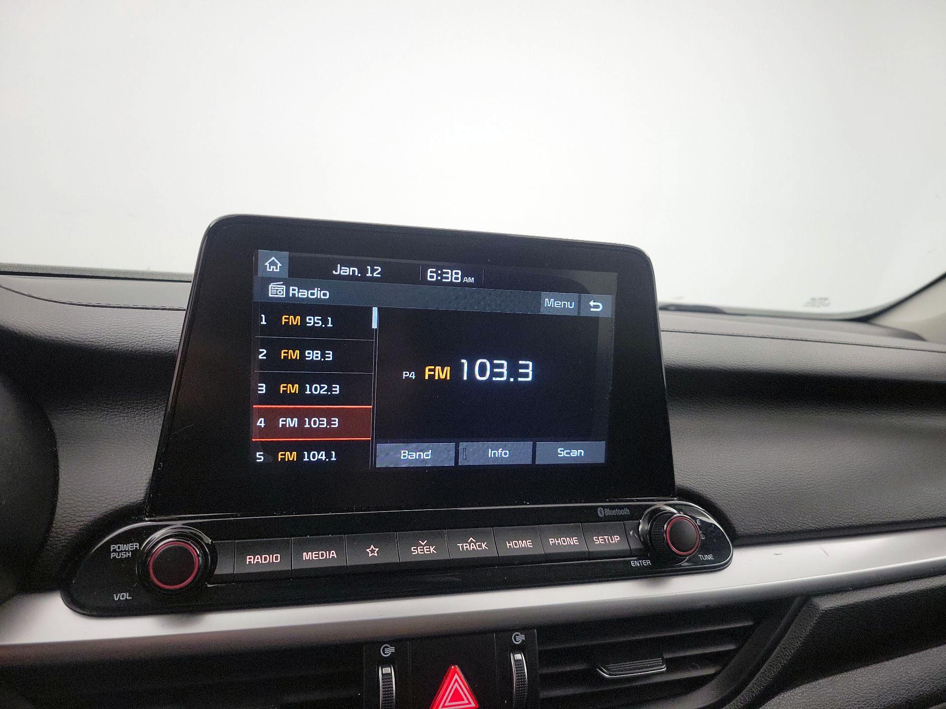 Thumbnail: 2020 Kia Forte - 15