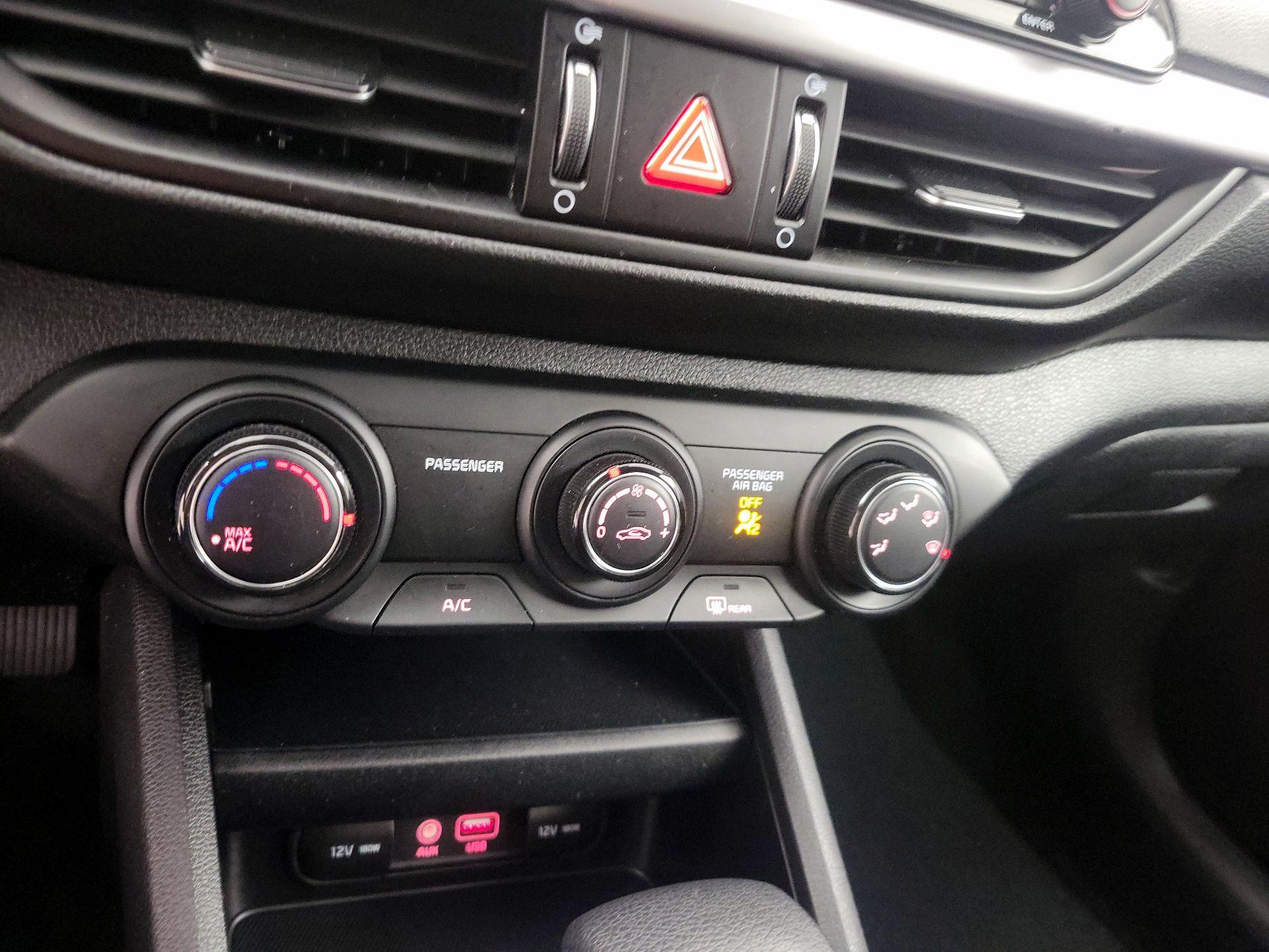 Thumbnail: 2020 Kia Forte - 16