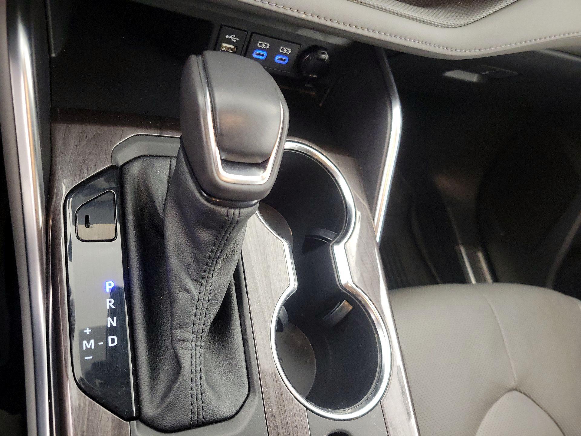 Thumbnail: 2022 Toyota Highlander - 18