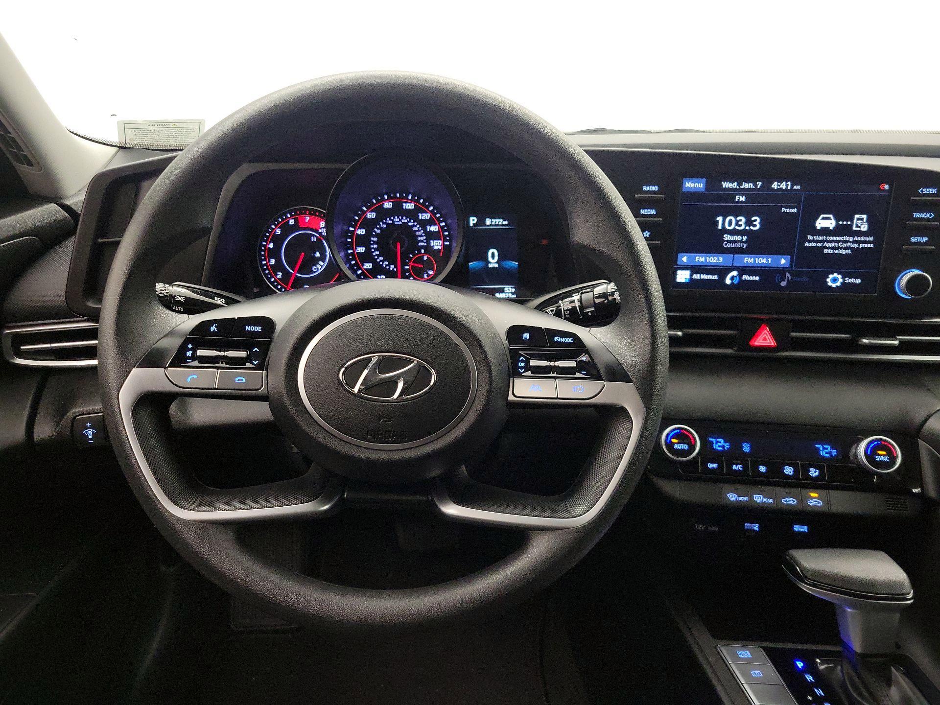 Thumbnail: 2022 Hyundai Elantra - 10