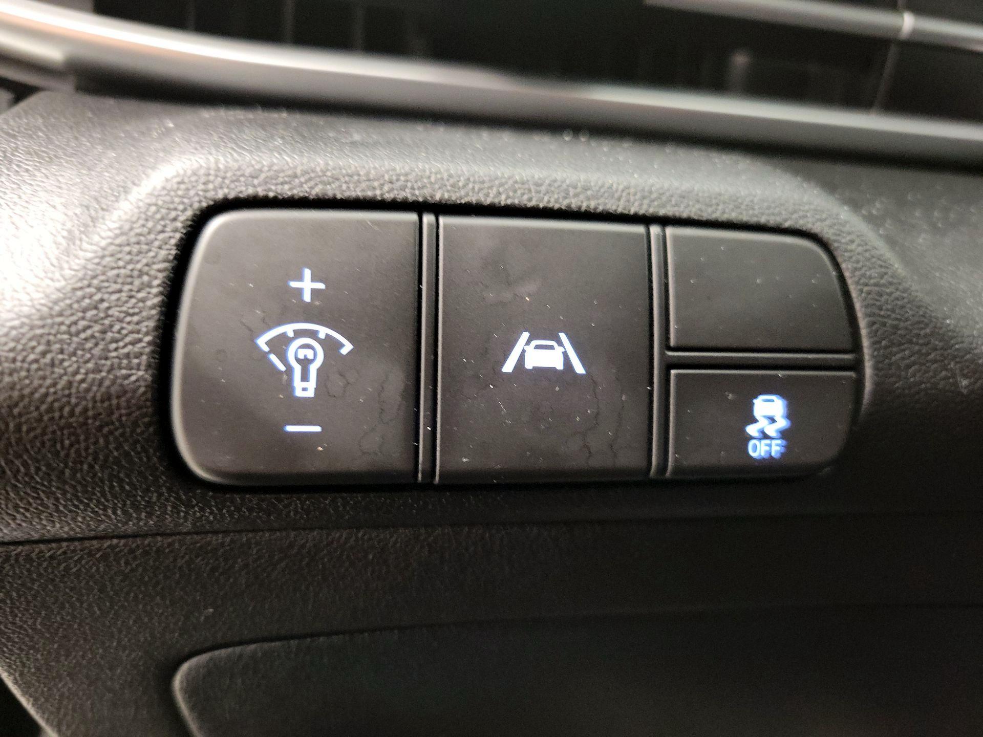 Thumbnail: 2022 Hyundai Elantra - 13