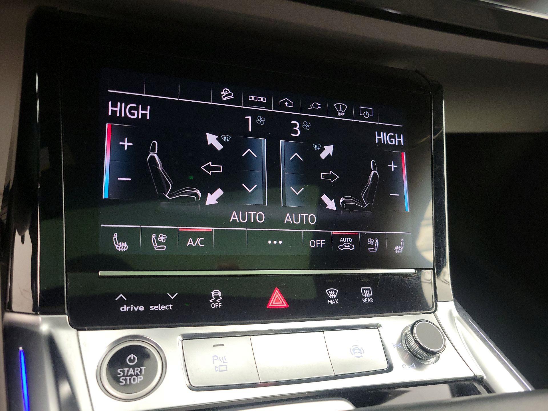 Thumbnail: 2022 Audi e-tron - 17