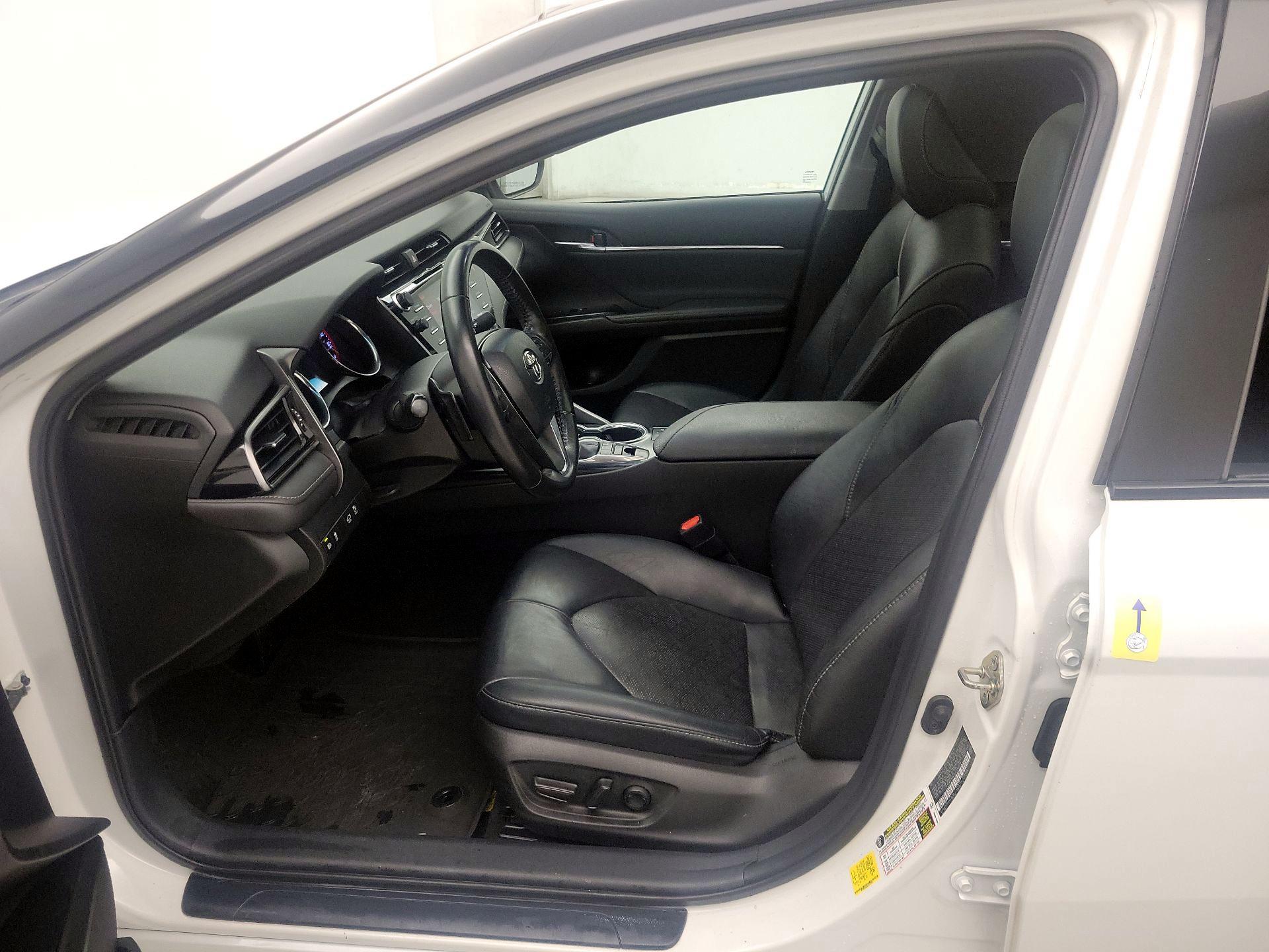 Thumbnail: 2020 Toyota Camry - 12