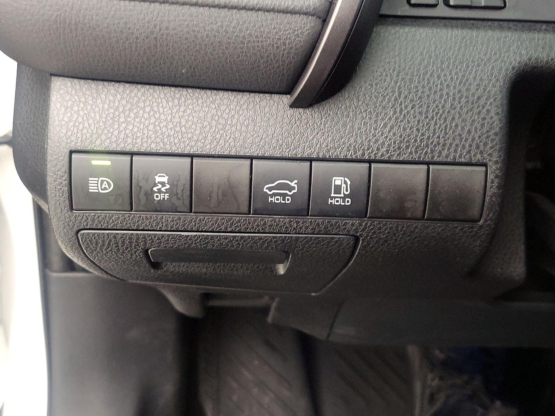 Thumbnail: 2020 Toyota Camry - 13