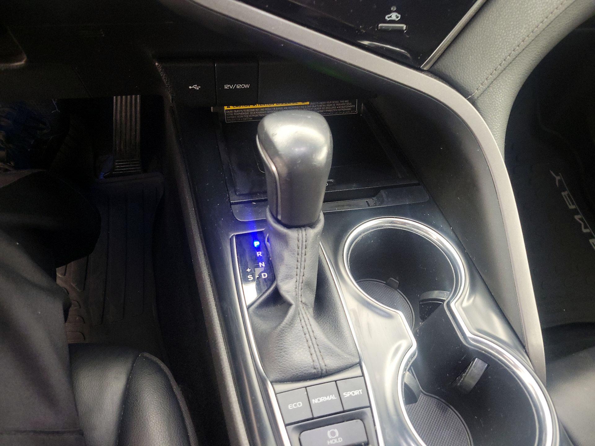 Thumbnail: 2020 Toyota Camry - 17