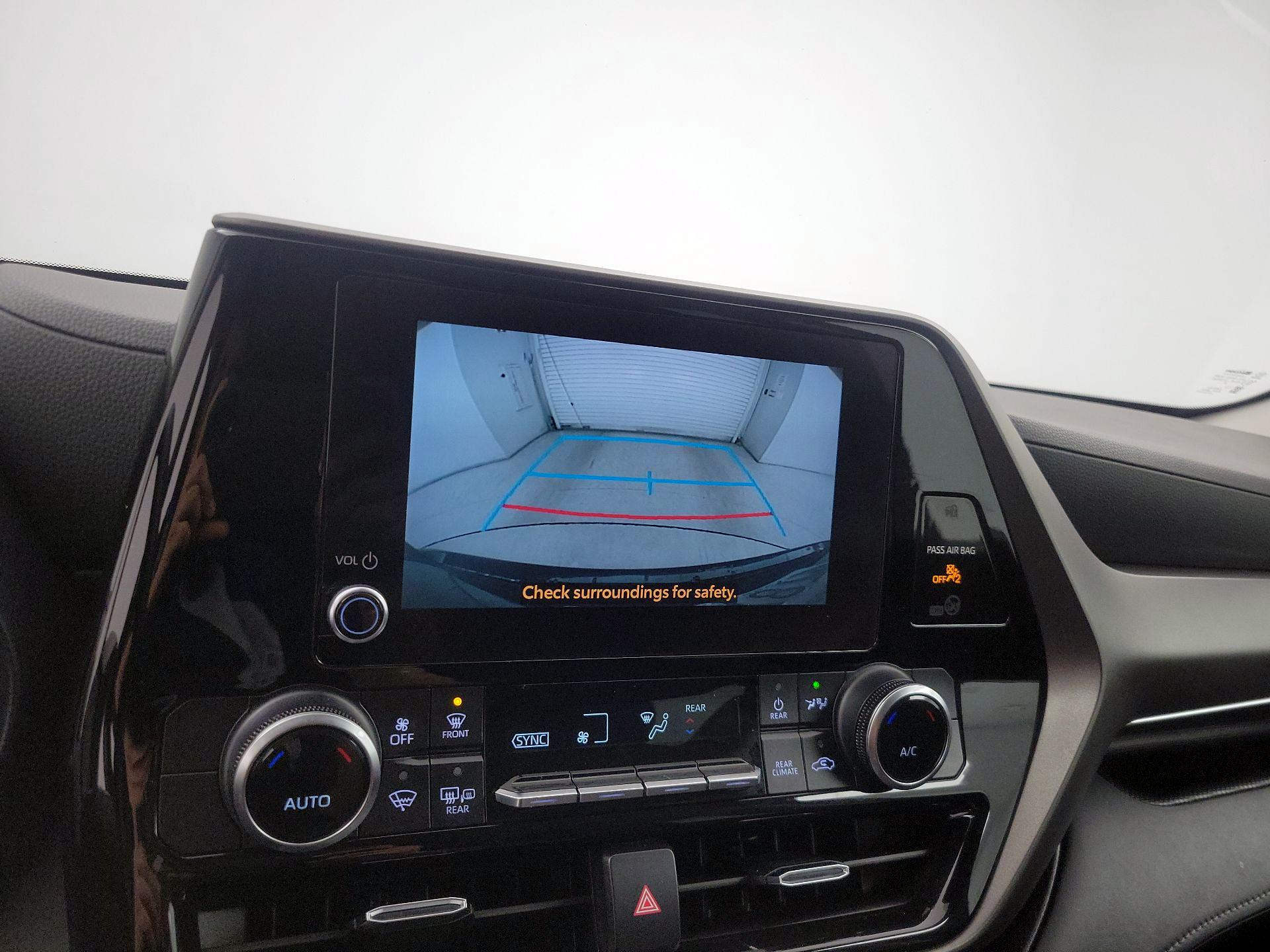 Thumbnail: 2023 Toyota Highlander - 14