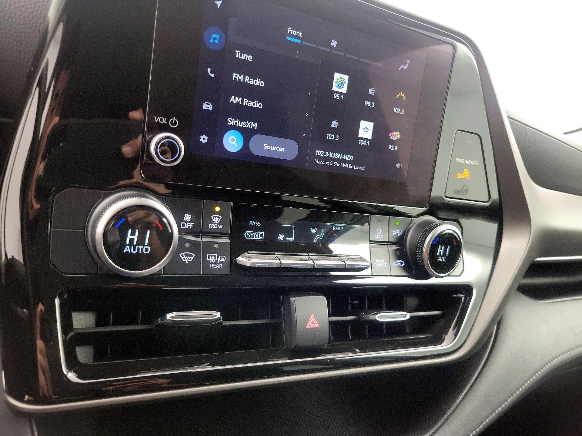 Thumbnail: 2023 Toyota Highlander - 16