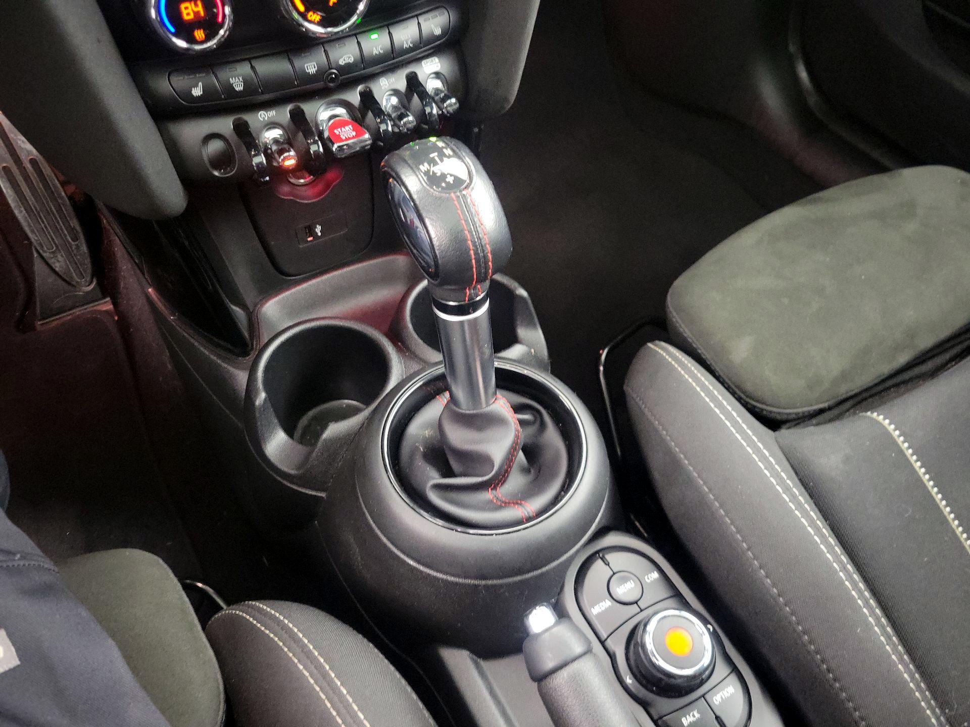 Thumbnail: 2019 MINI Cooper Hardtop - 17