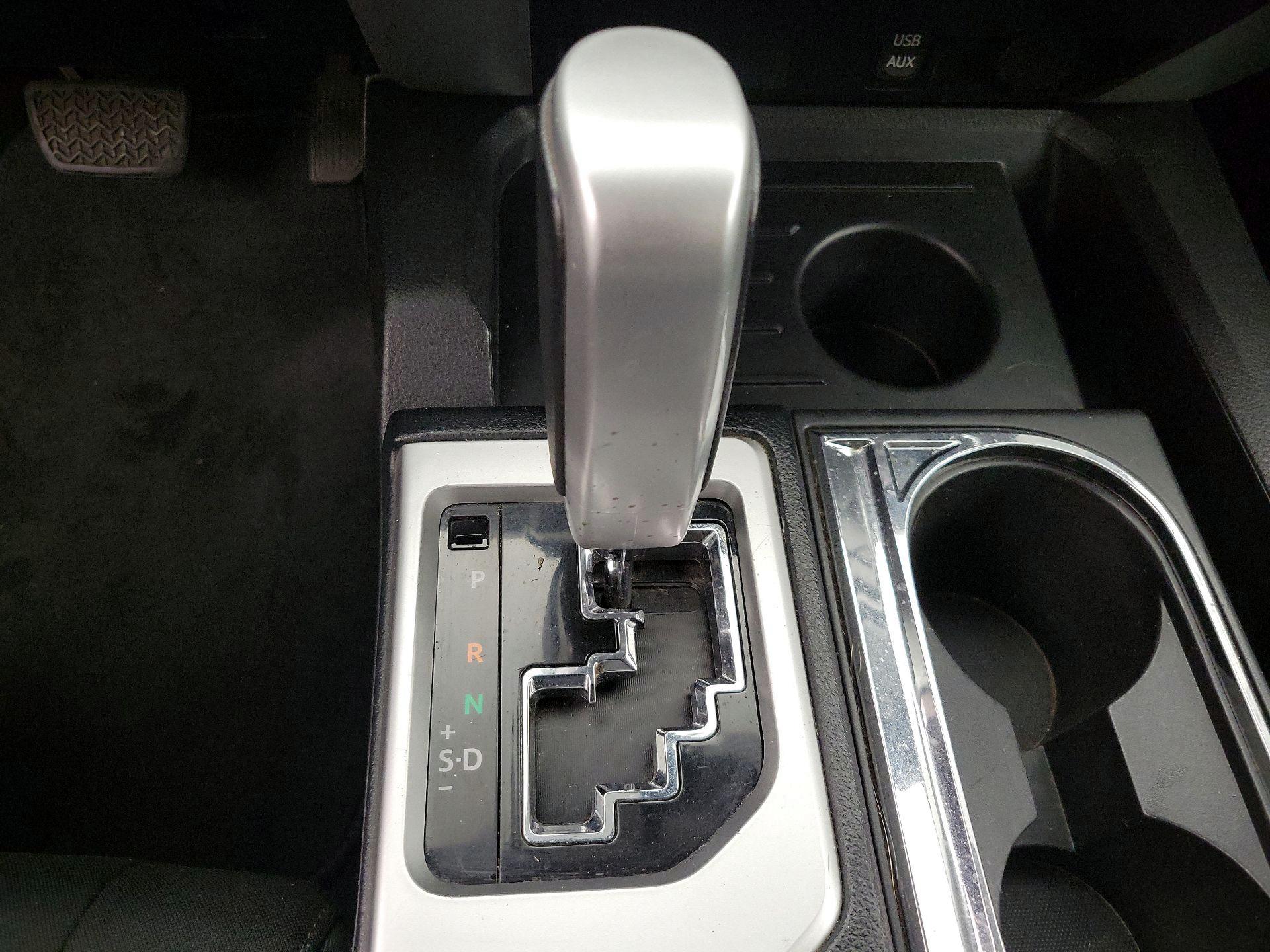 Thumbnail: 2015 Toyota Tundra - 18